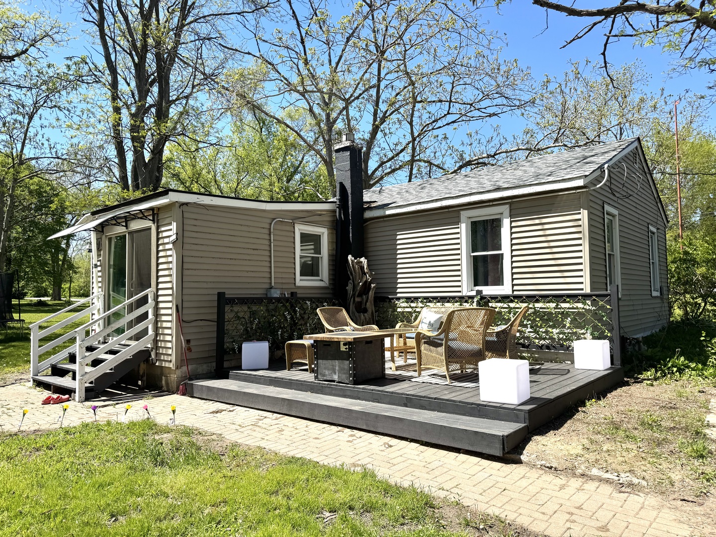 931 Rawson Bridge Road, Cary, IL 60013