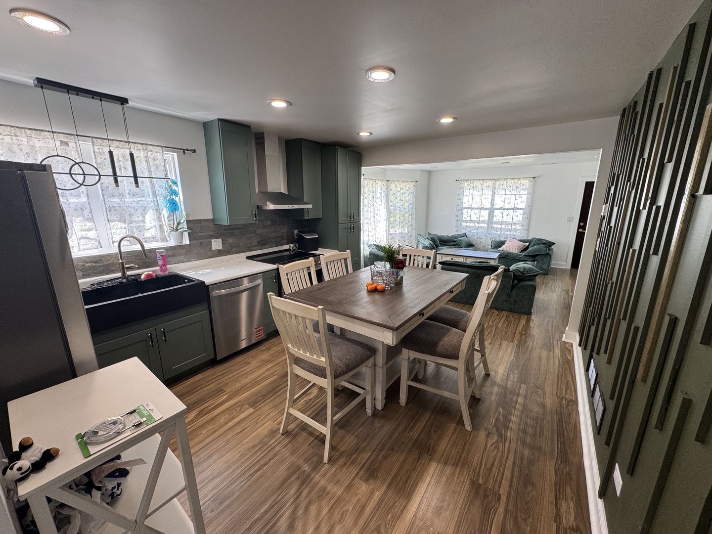 931 Rawson Bridge Road, Cary, IL 60013