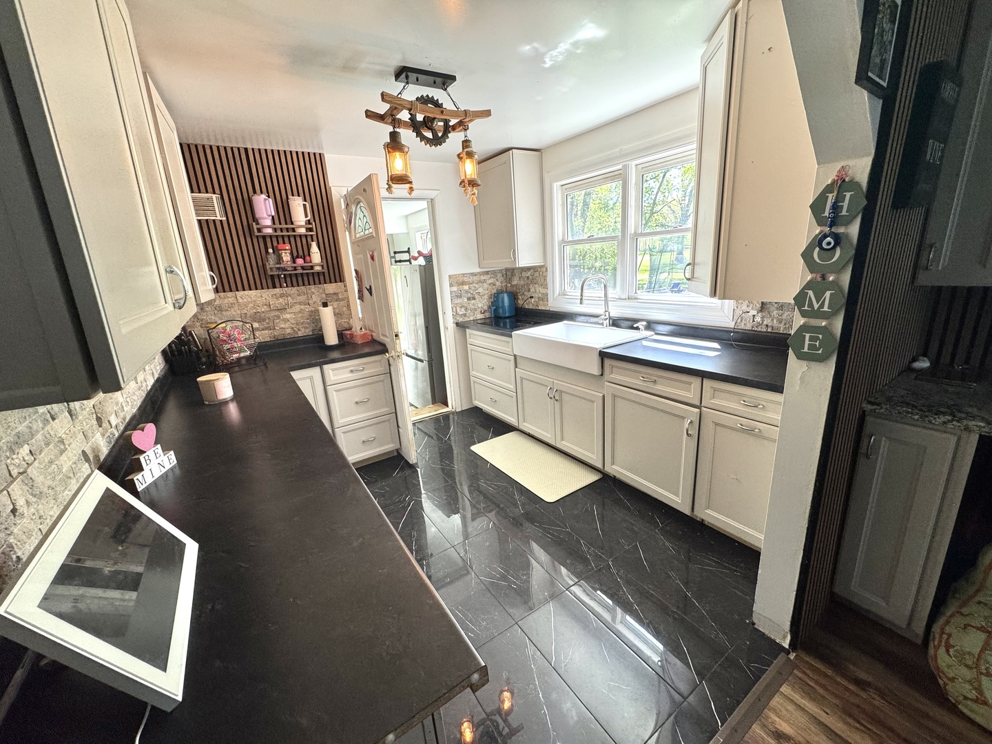 931 Rawson Bridge Road, Cary, IL 60013