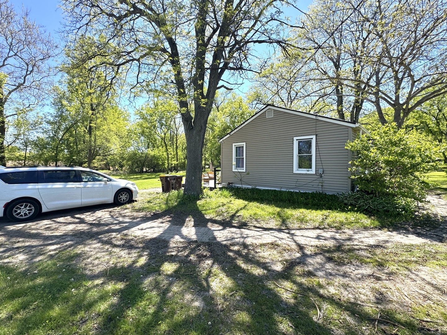 931 Rawson Bridge Road, Cary, IL 60013