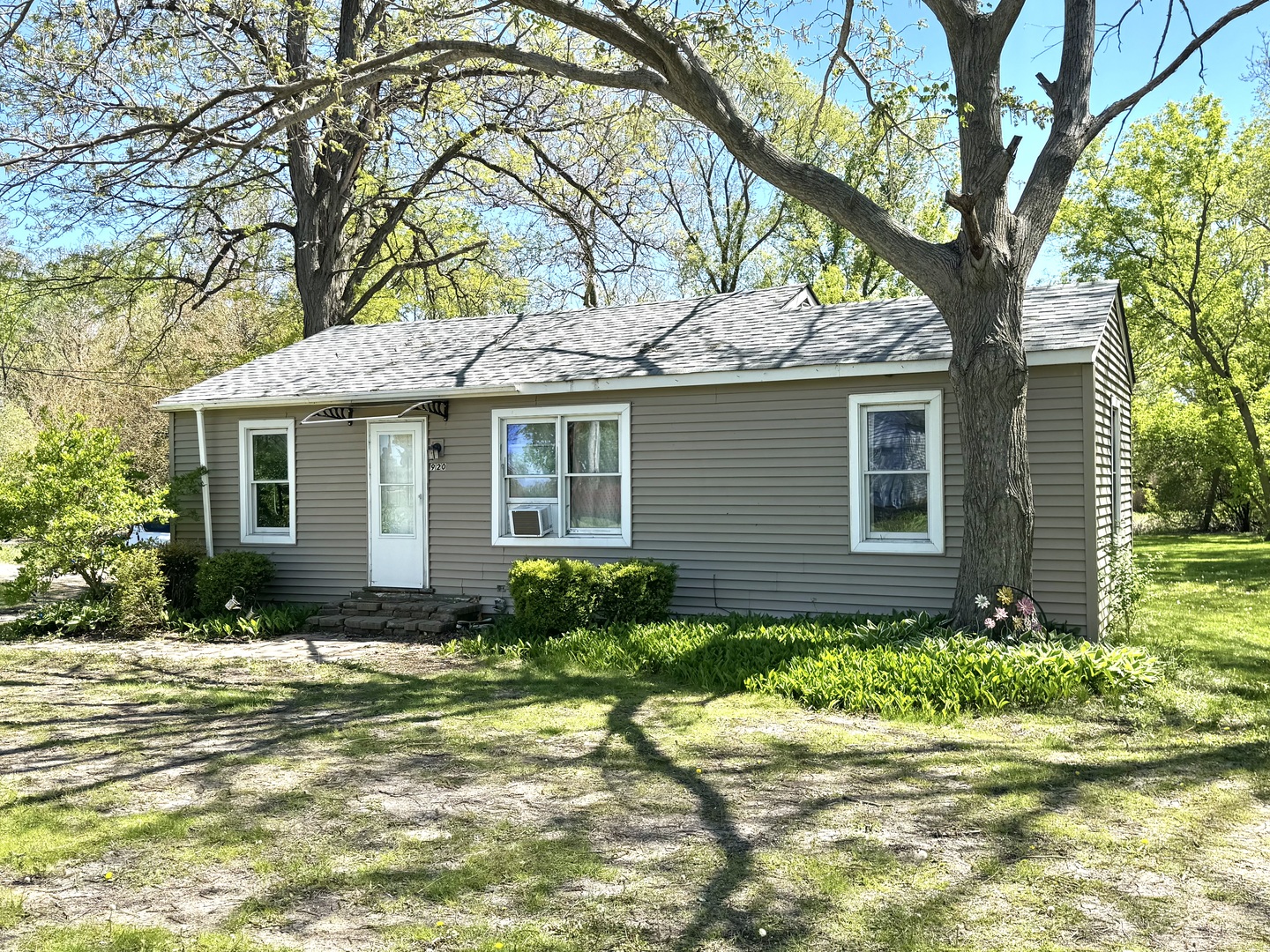 931 Rawson Bridge Road, Cary, IL 60013