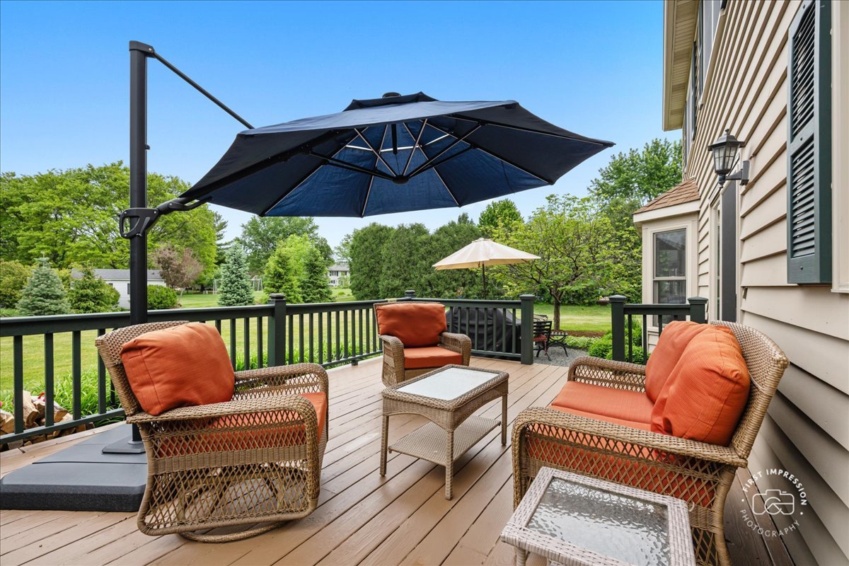 202 Windsor Circle, St. Charles, IL 60175