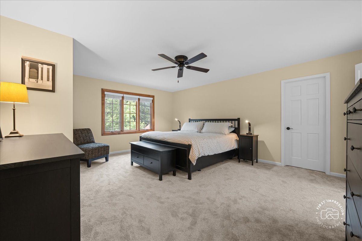 202 Windsor Circle, St. Charles, IL 60175