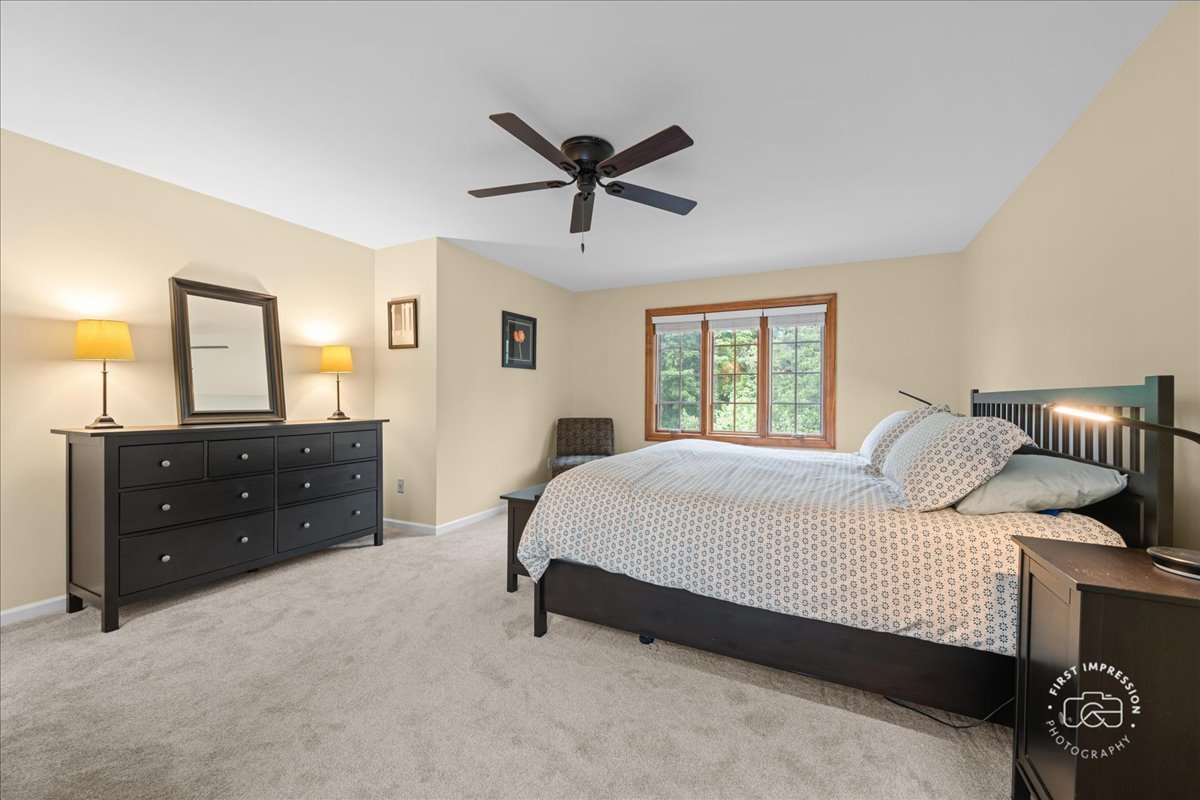 202 Windsor Circle, St. Charles, IL 60175