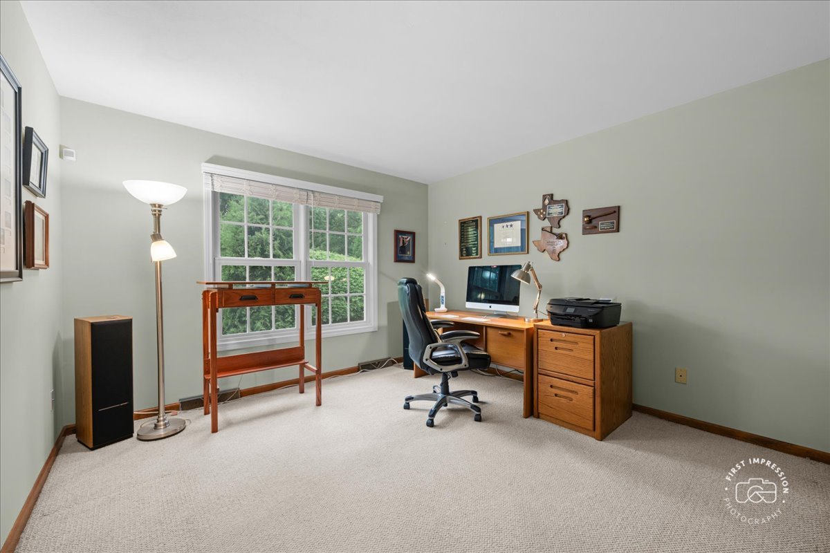 202 Windsor Circle, St. Charles, IL 60175