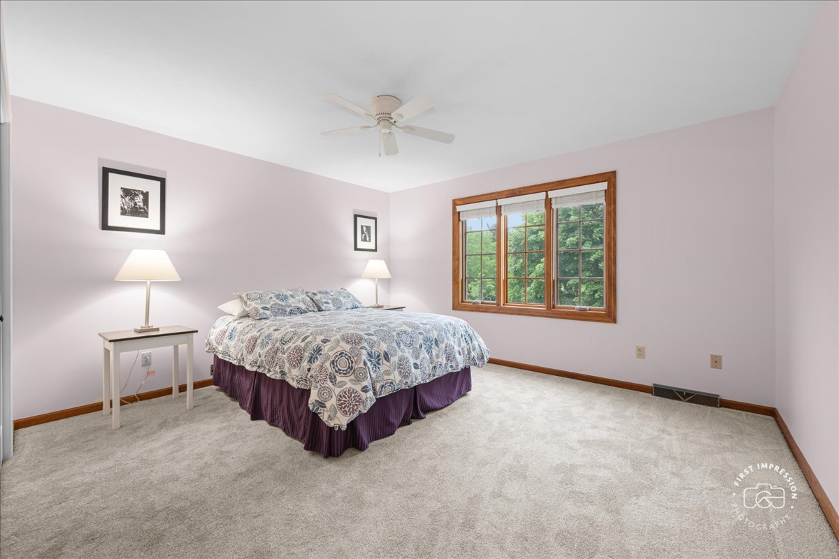 202 Windsor Circle, St. Charles, IL 60175