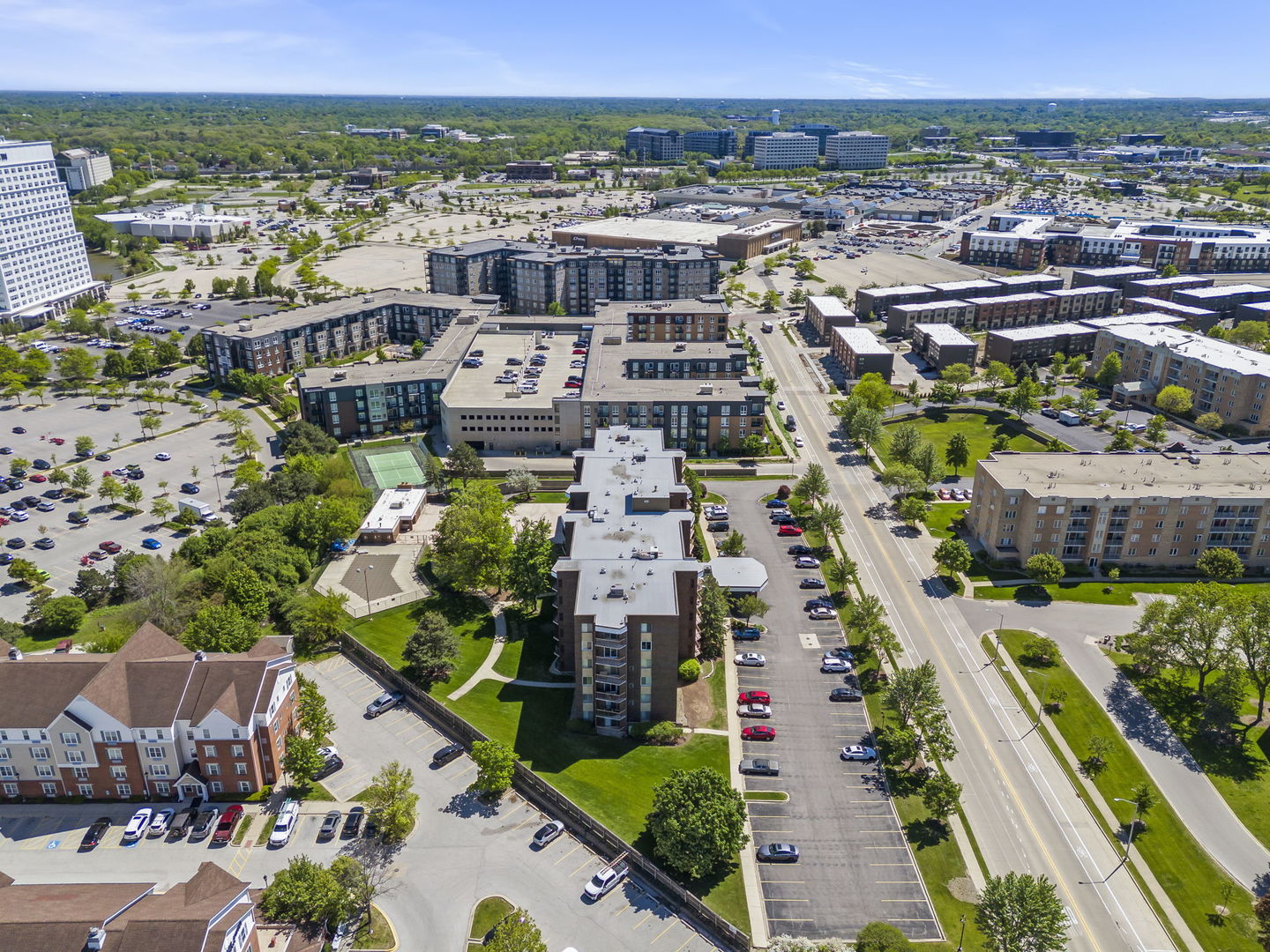 2201 S Grace Street #603, Lombard, IL 60148
