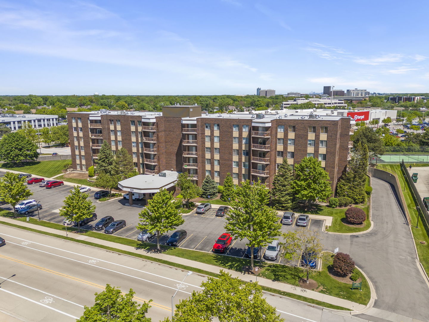 2201 S Grace Street #603, Lombard, IL 60148