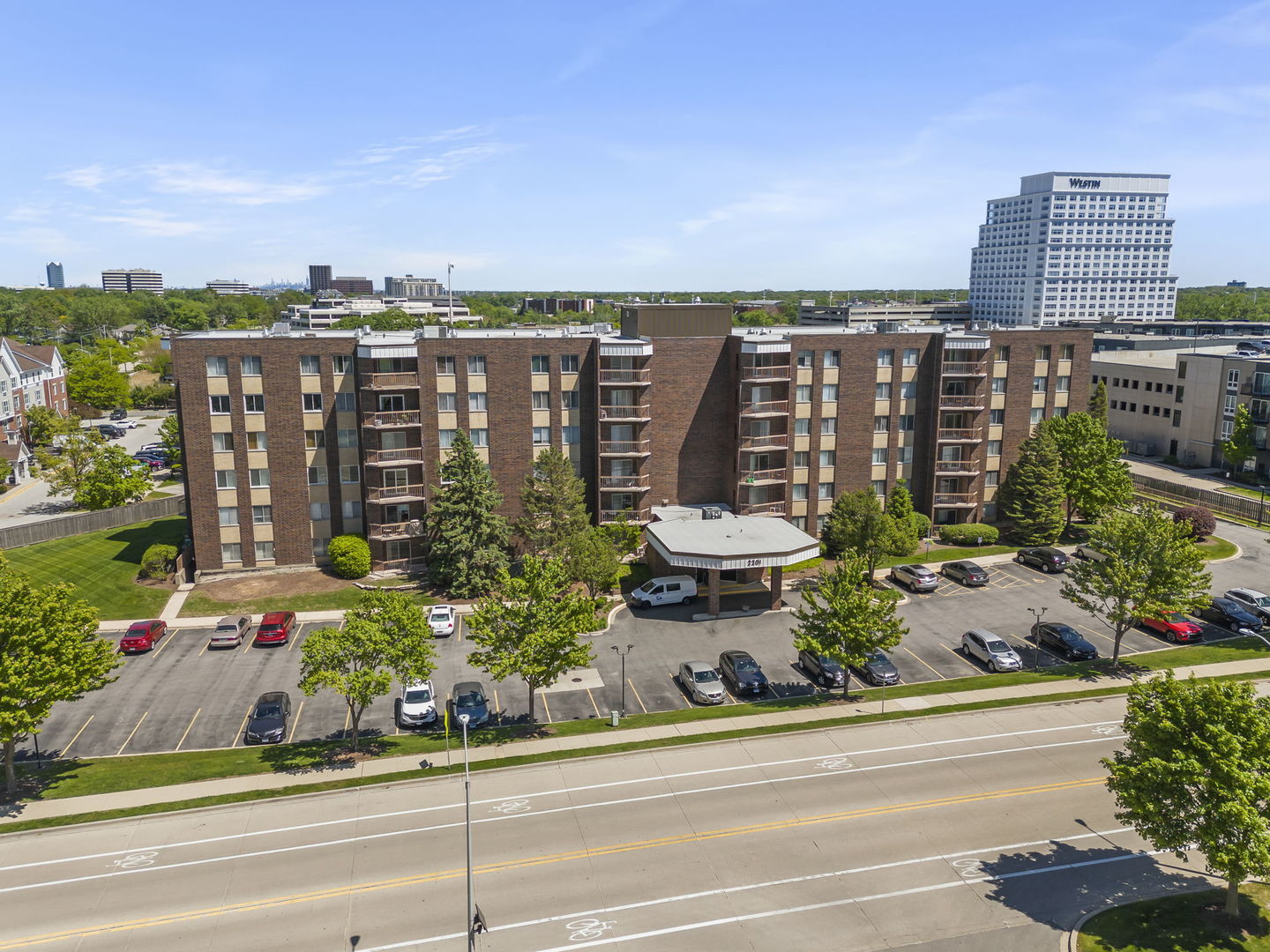 2201 S Grace Street #603, Lombard, IL 60148