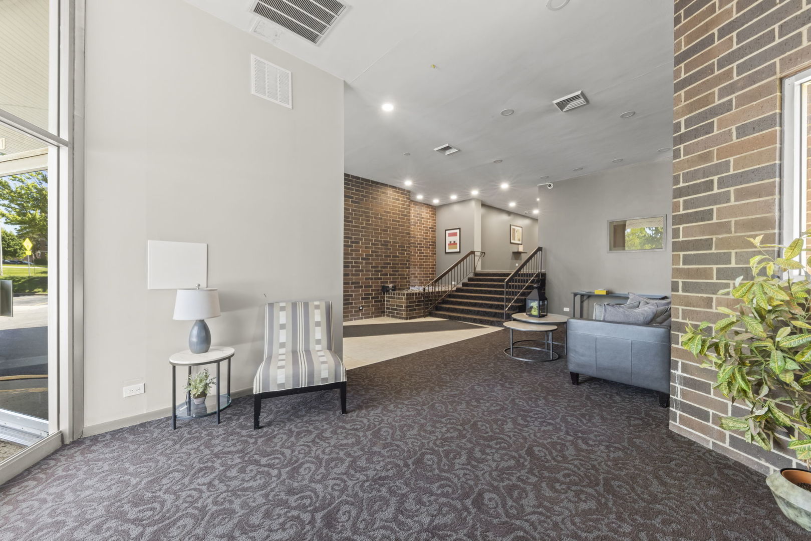 2201 S Grace Street #603, Lombard, IL 60148