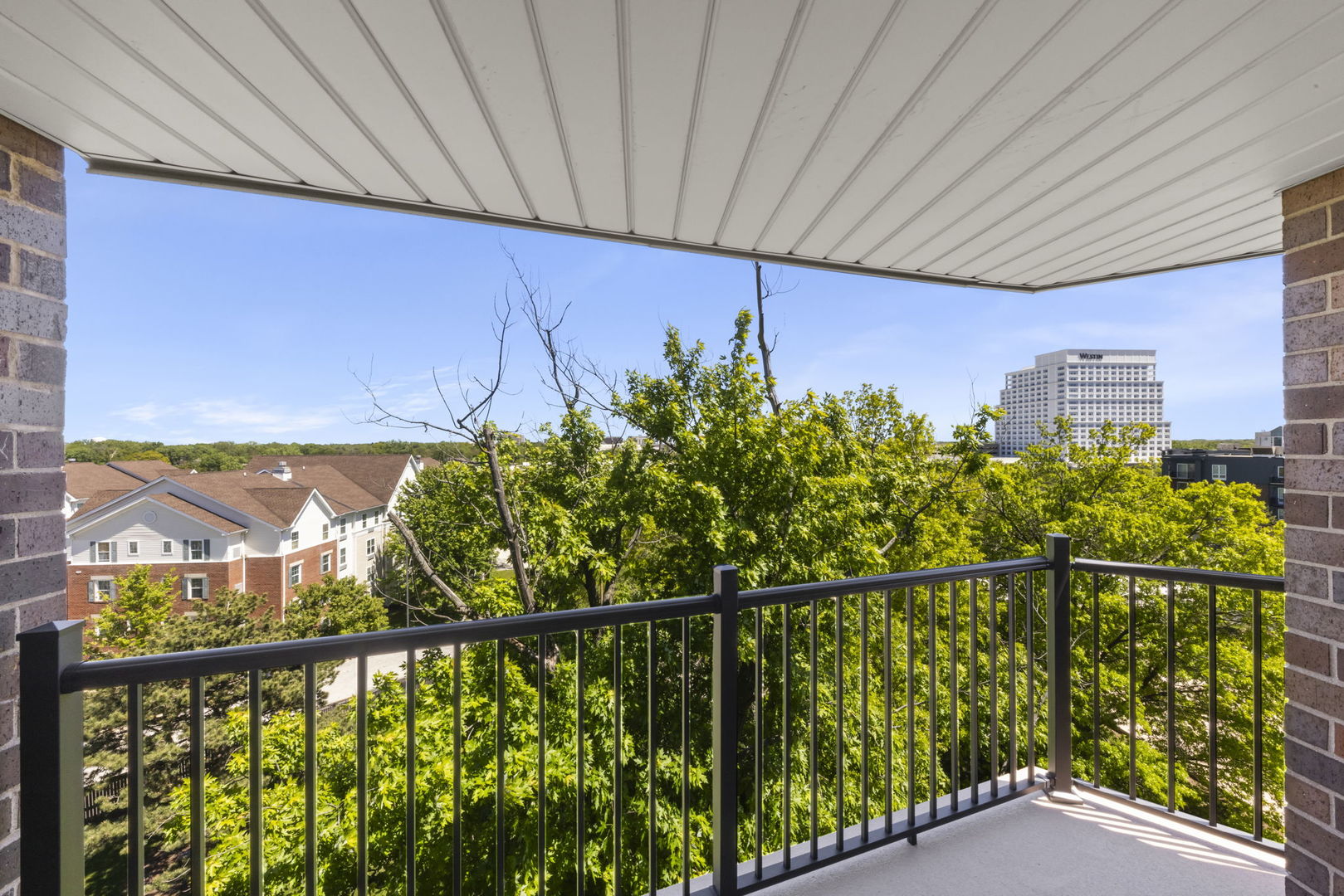 2201 S Grace Street #603, Lombard, IL 60148