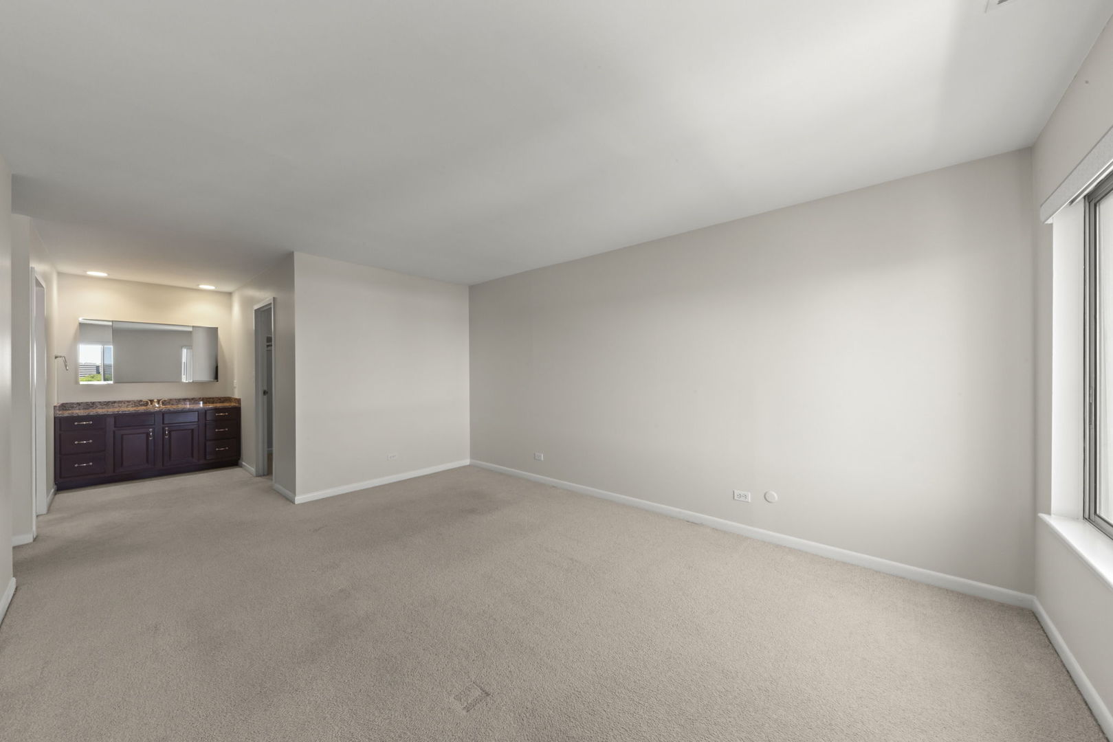 2201 S Grace Street #603, Lombard, IL 60148