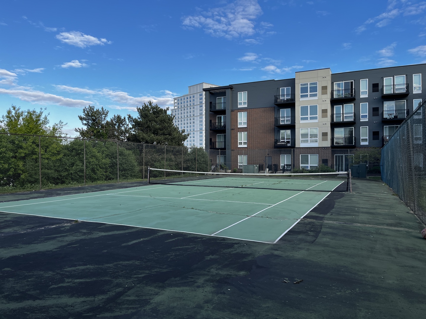 2201 S Grace Street #603, Lombard, IL 60148