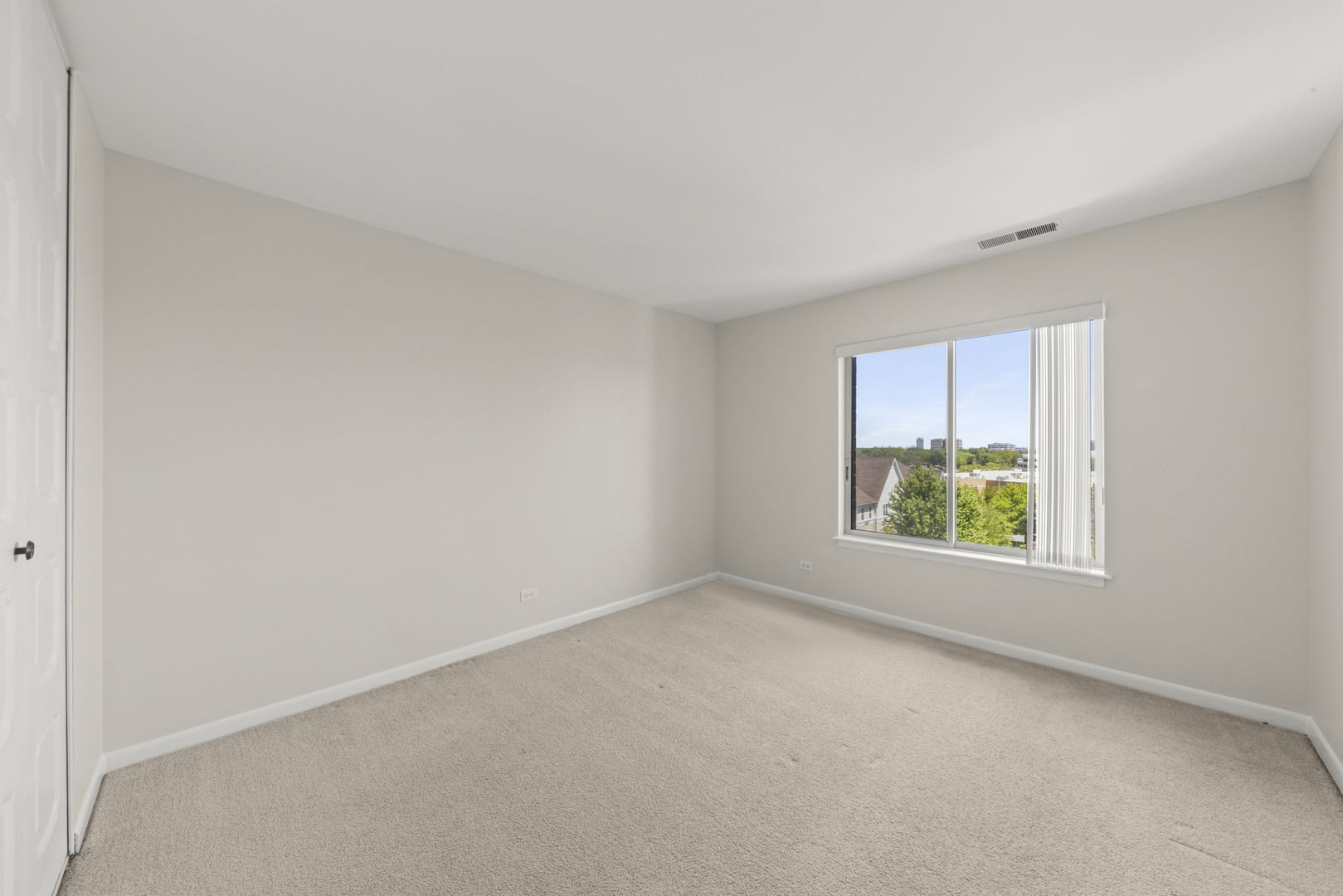 2201 S Grace Street #603, Lombard, IL 60148