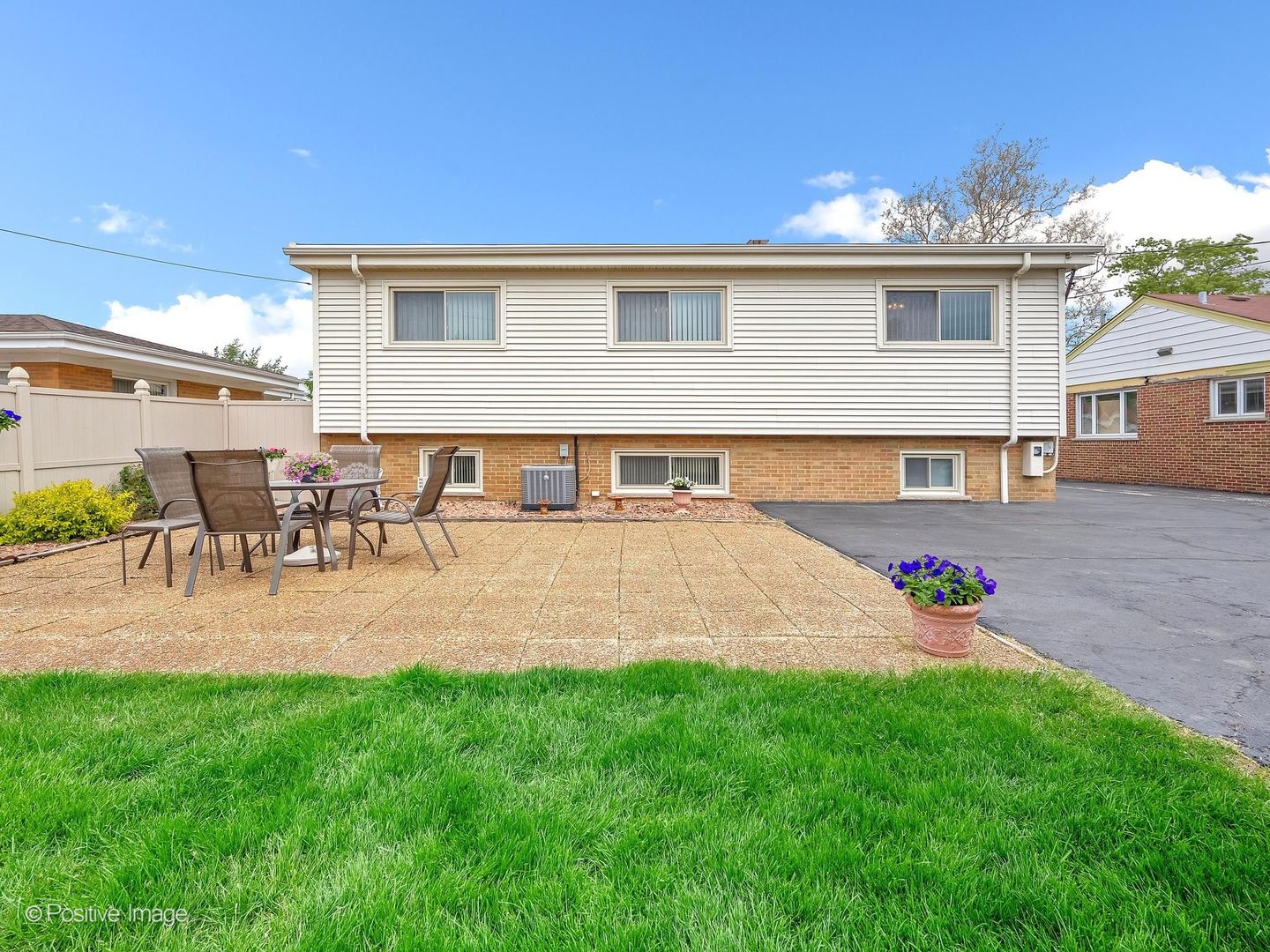 10833 Claridge Avenue, Westchester, IL 60154