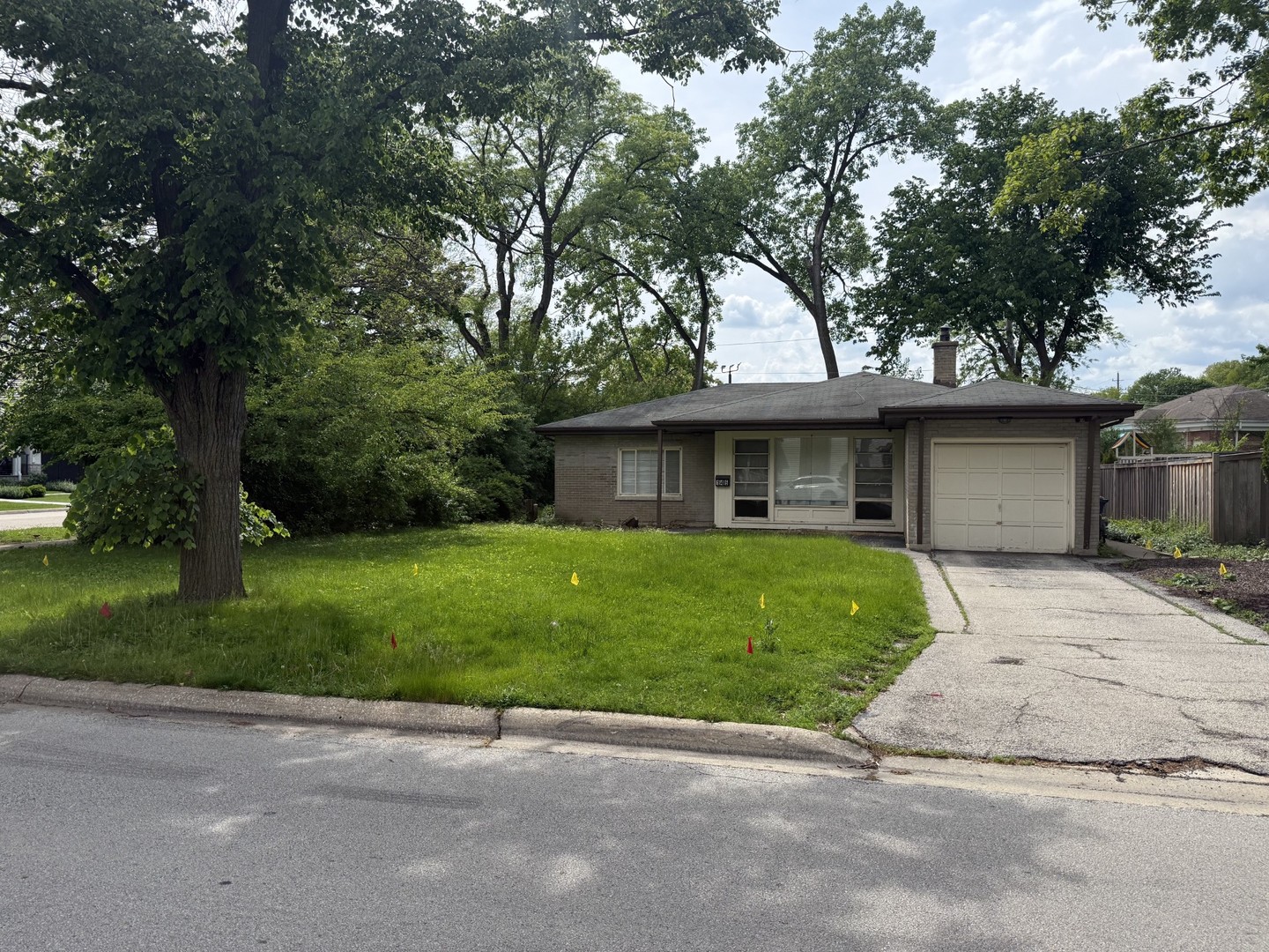 146 S MADISON Street, Hinsdale, IL 60521
