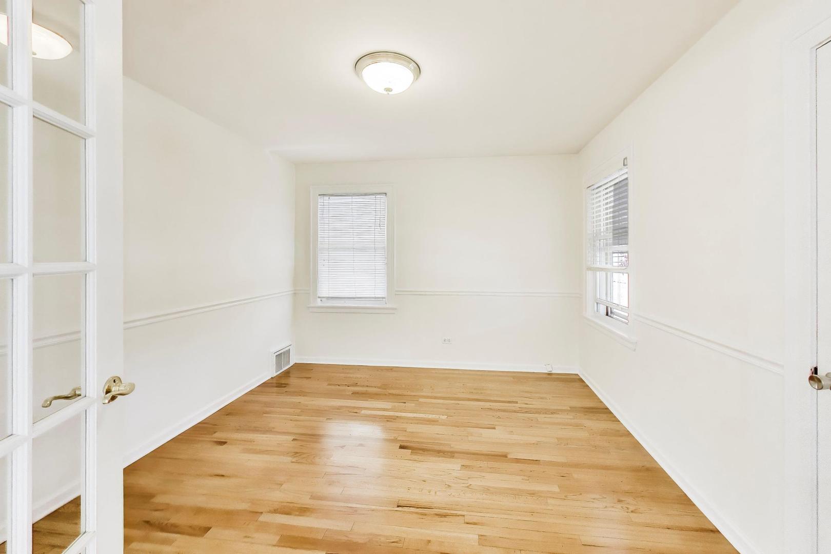 5100 N Mobile Avenue, Chicago, IL 60630
