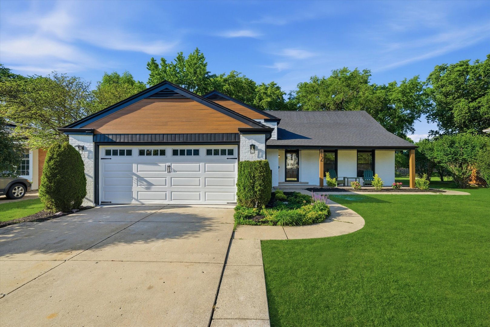12 W Pickwick Road, Arlington Heights, IL 60005