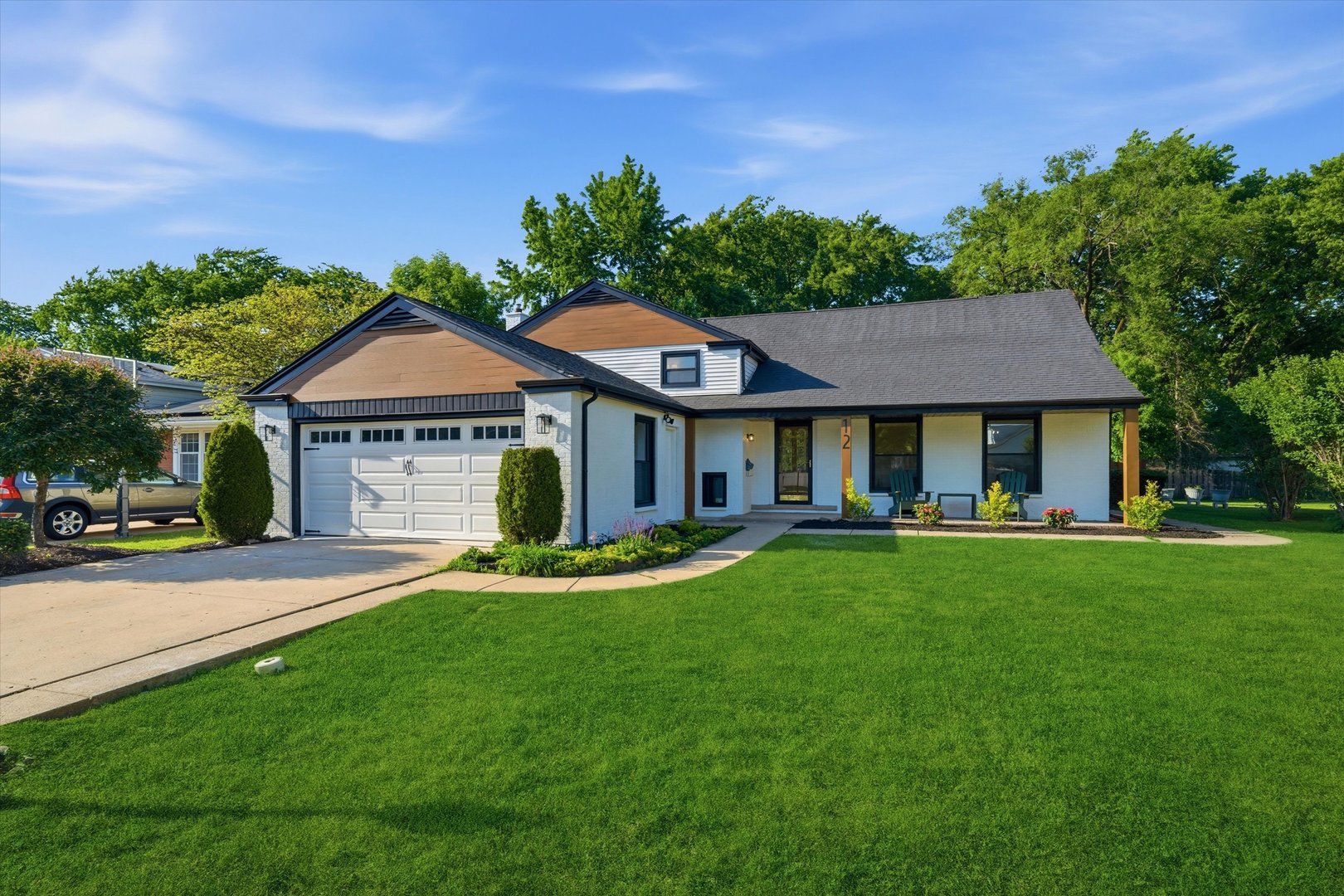 12 W Pickwick Road, Arlington Heights, IL 60005