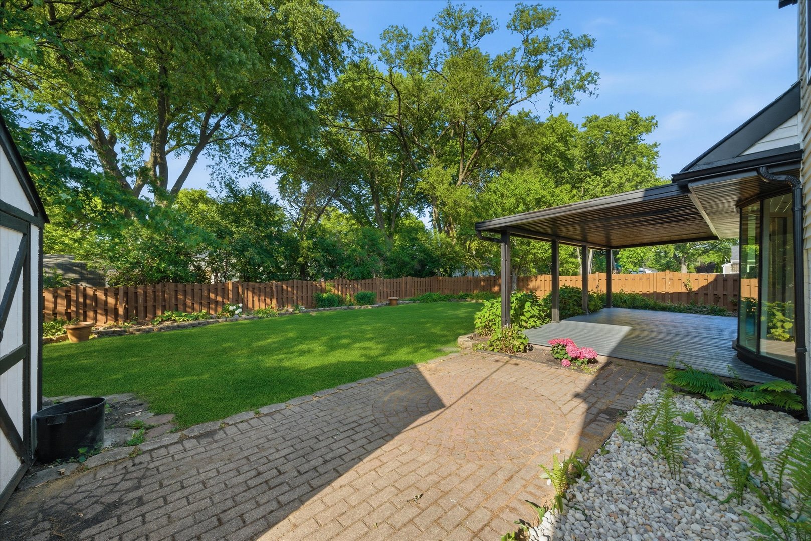 12 W Pickwick Road, Arlington Heights, IL 60005