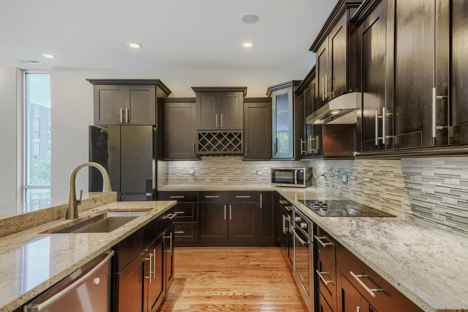 925 N Larrabee Street #2N, Chicago, IL 60610