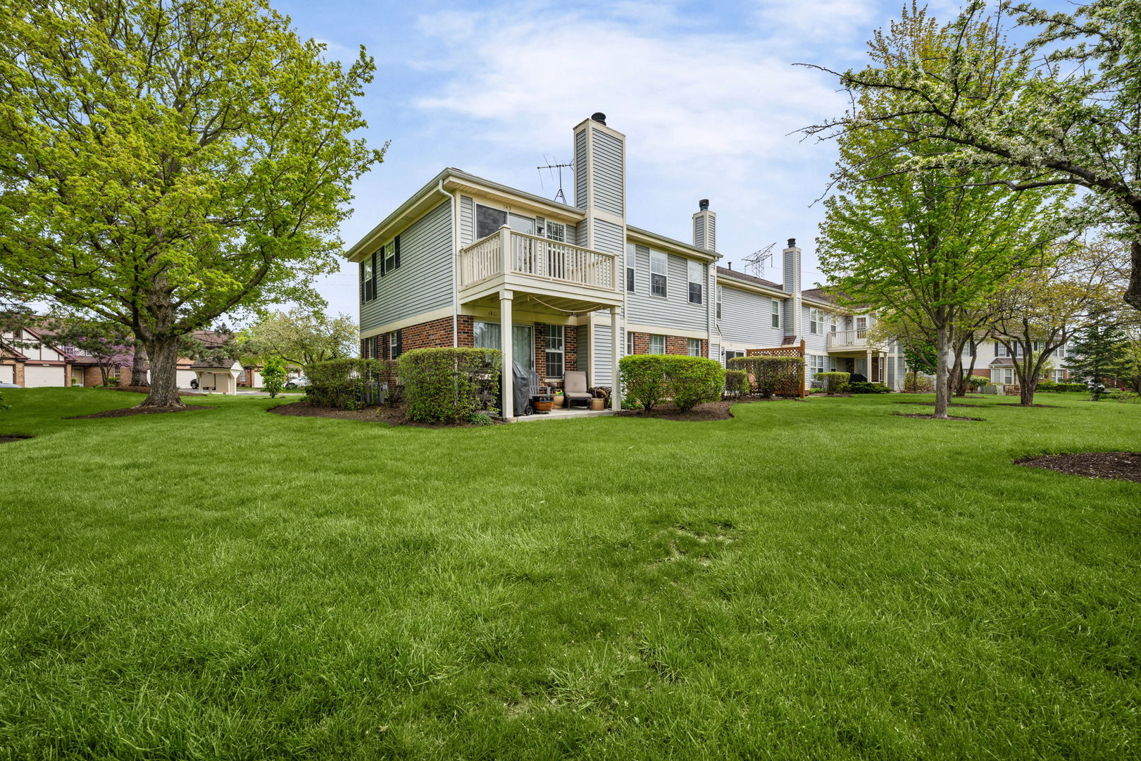 143 Lawn Court, Buffalo Grove, IL 60089