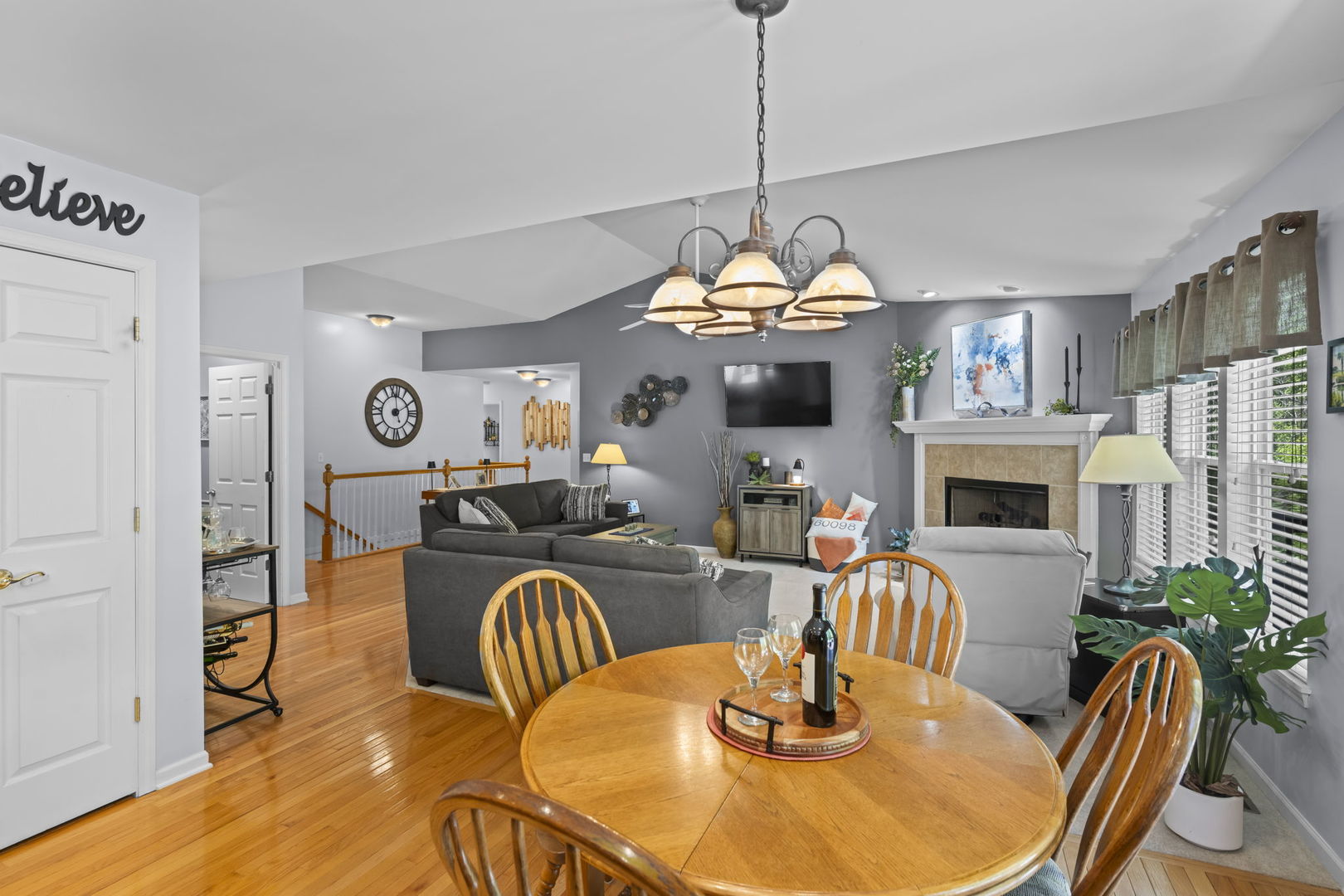 861 Prairie Ridge Drive, Woodstock, IL 60098