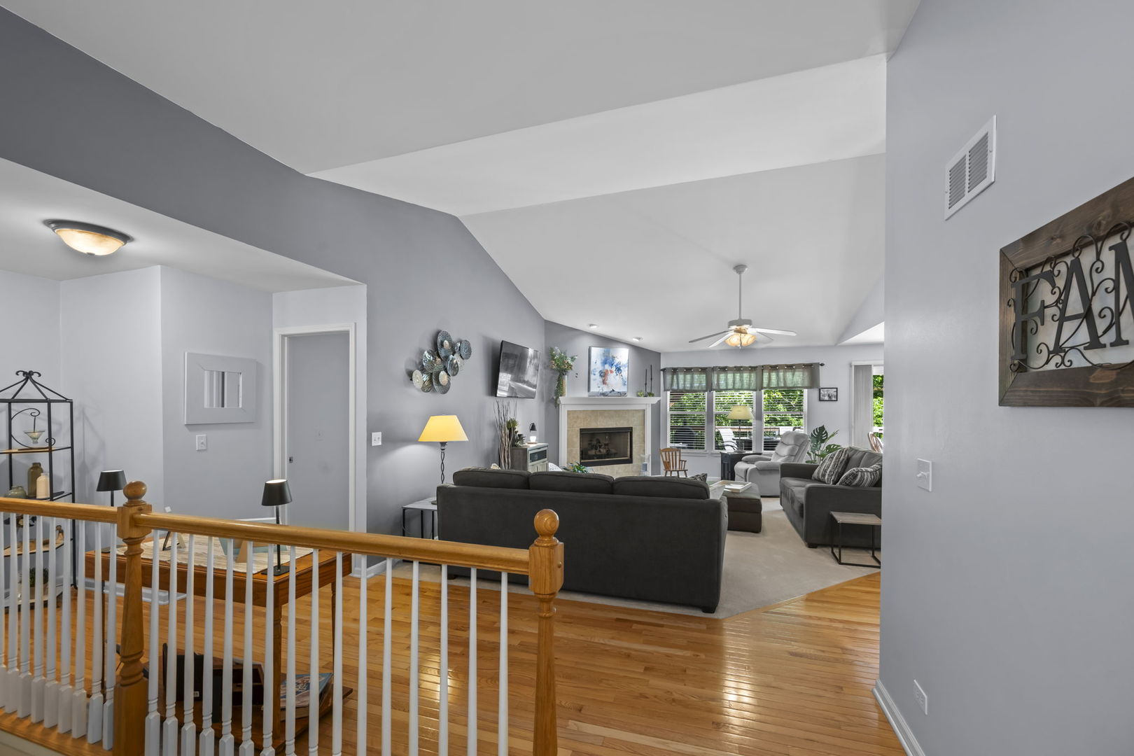 861 Prairie Ridge Drive, Woodstock, IL 60098