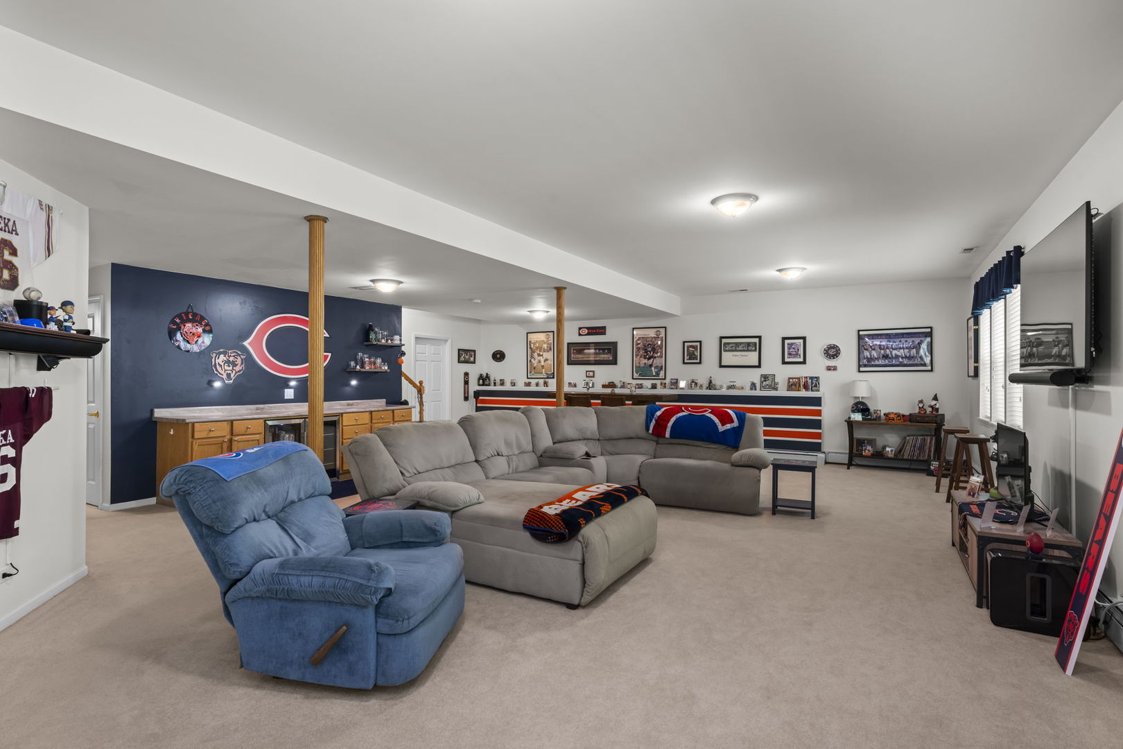 861 Prairie Ridge Drive, Woodstock, IL 60098