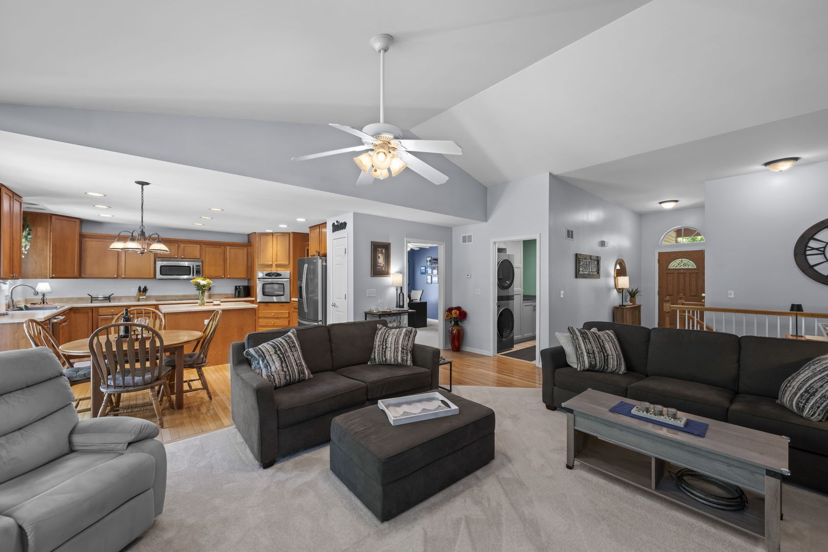 861 Prairie Ridge Drive, Woodstock, IL 60098