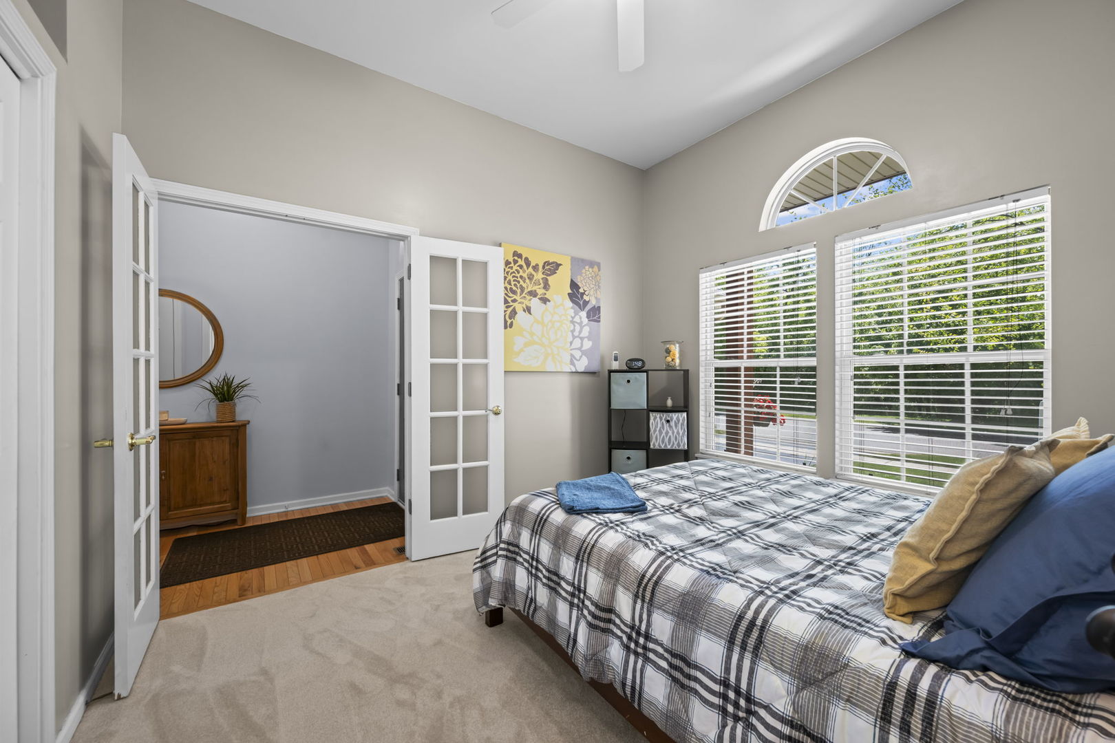 861 Prairie Ridge Drive, Woodstock, IL 60098