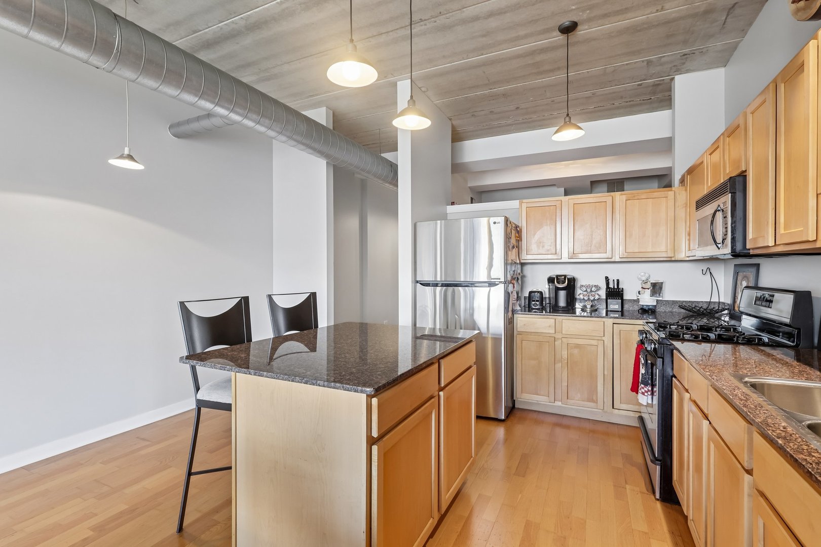 3260 N Clark Street #408, Chicago, IL 60657