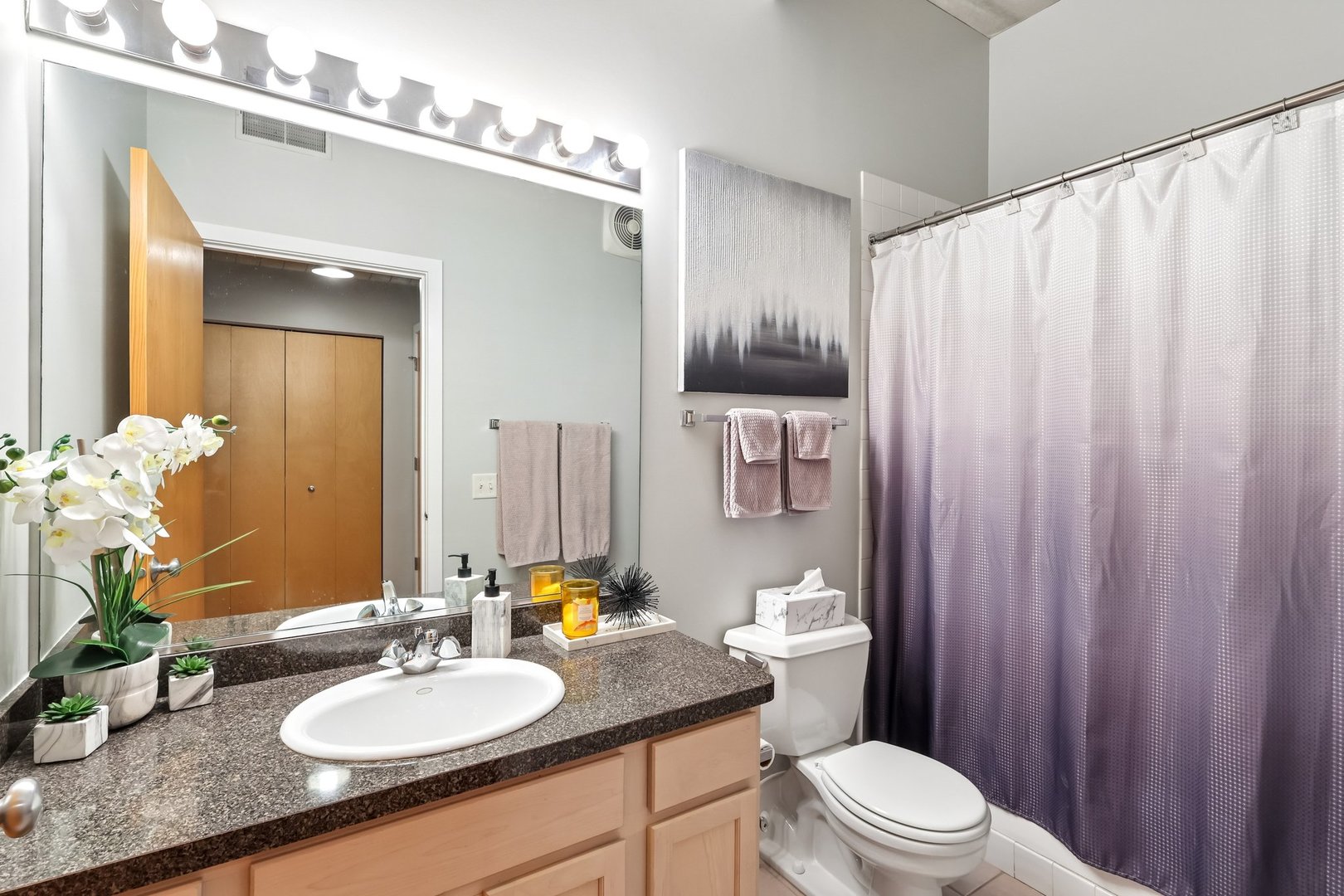 3260 N Clark Street #408, Chicago, IL 60657
