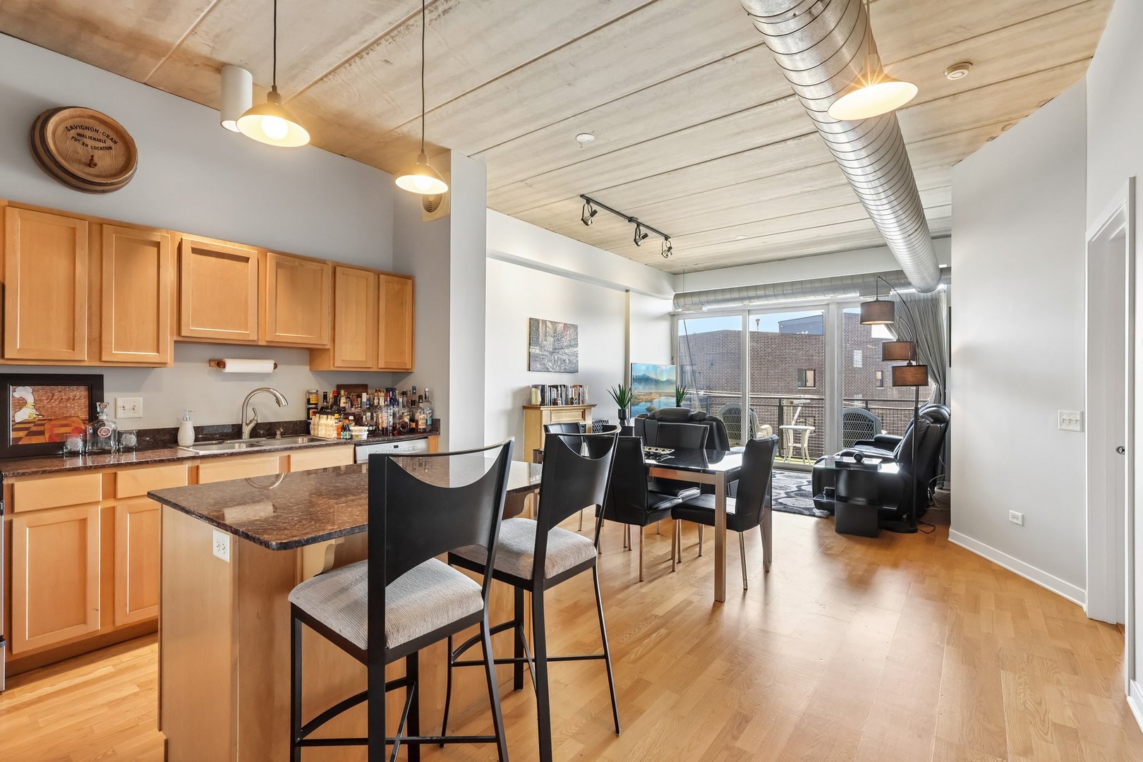 3260 N Clark Street #408, Chicago, IL 60657