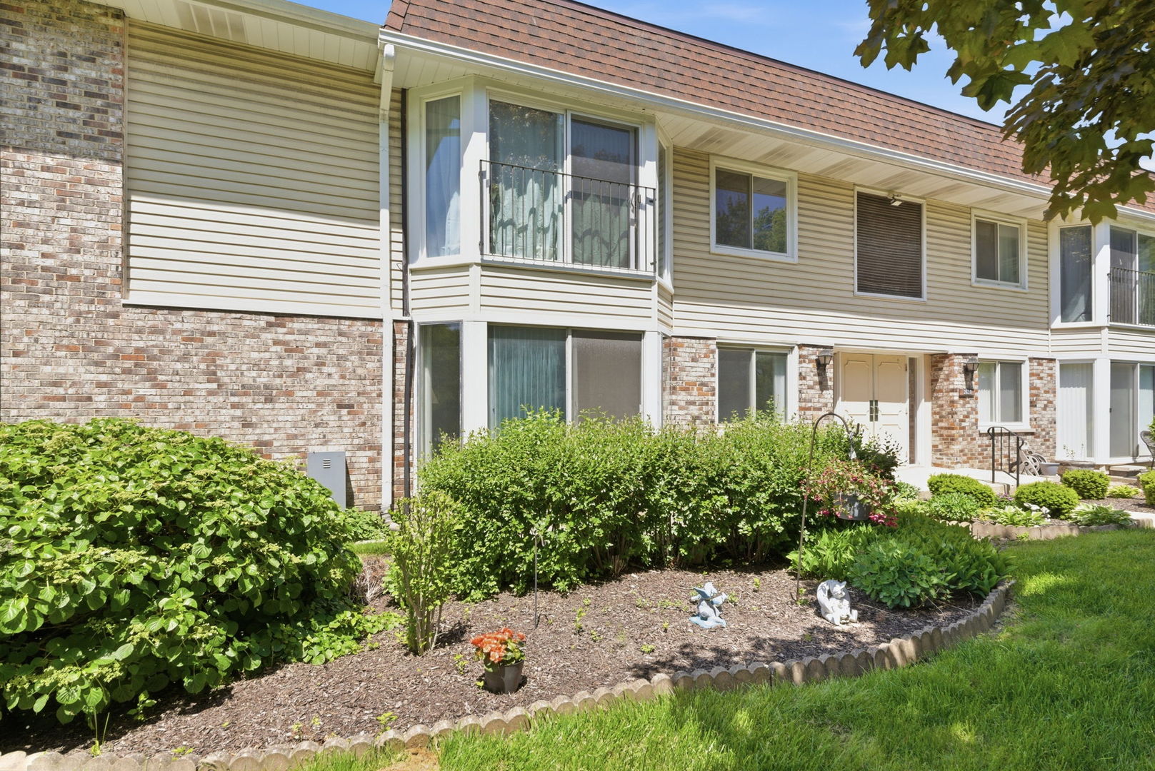 2630 Mitchell Drive #4, Woodridge, IL 60517