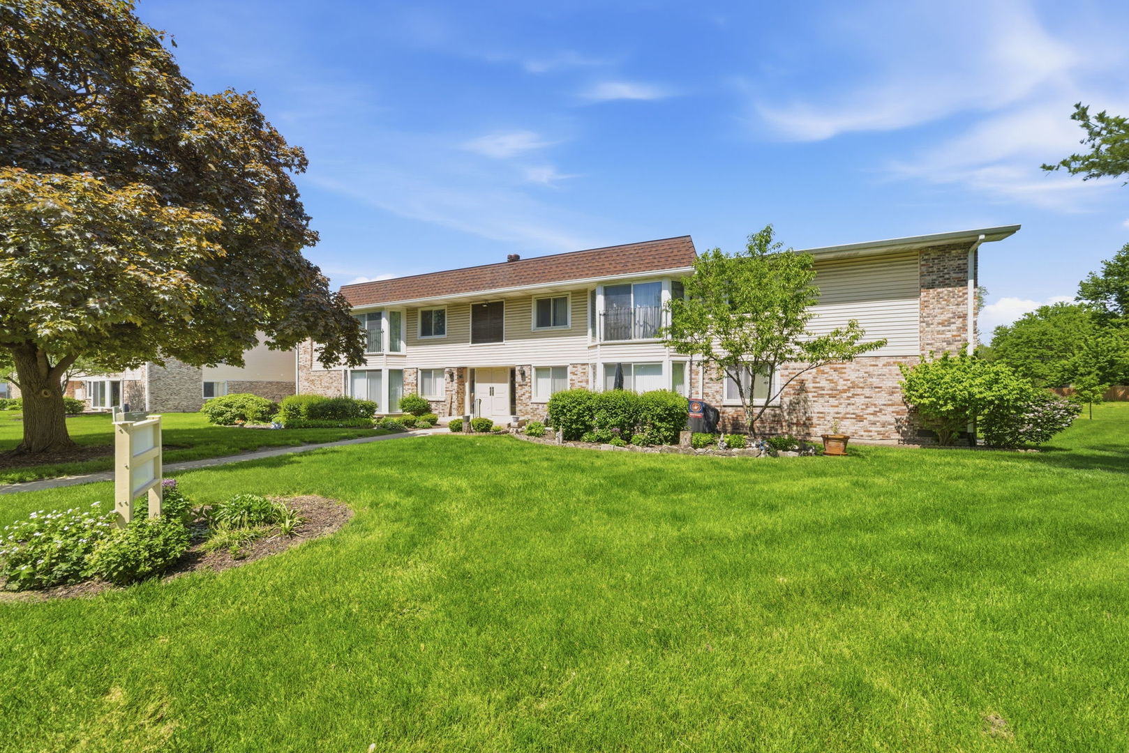 2630 Mitchell Drive #4, Woodridge, IL 60517