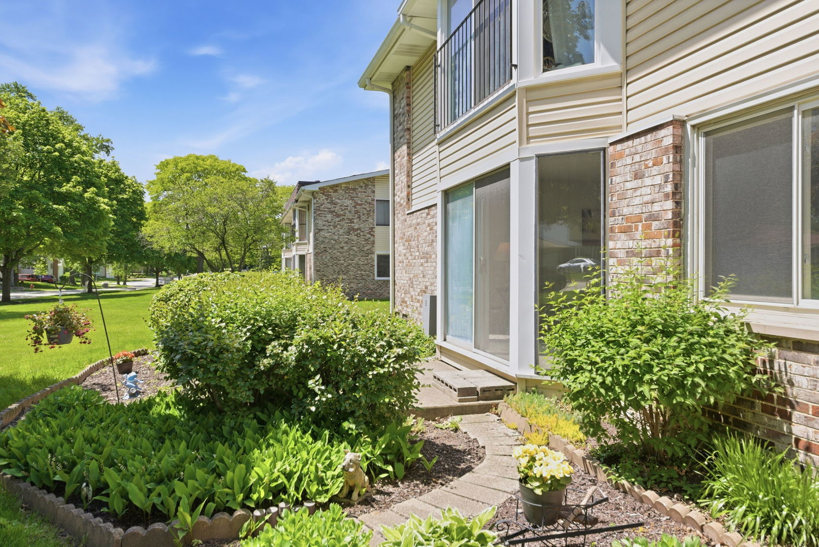2630 Mitchell Drive #4, Woodridge, IL 60517