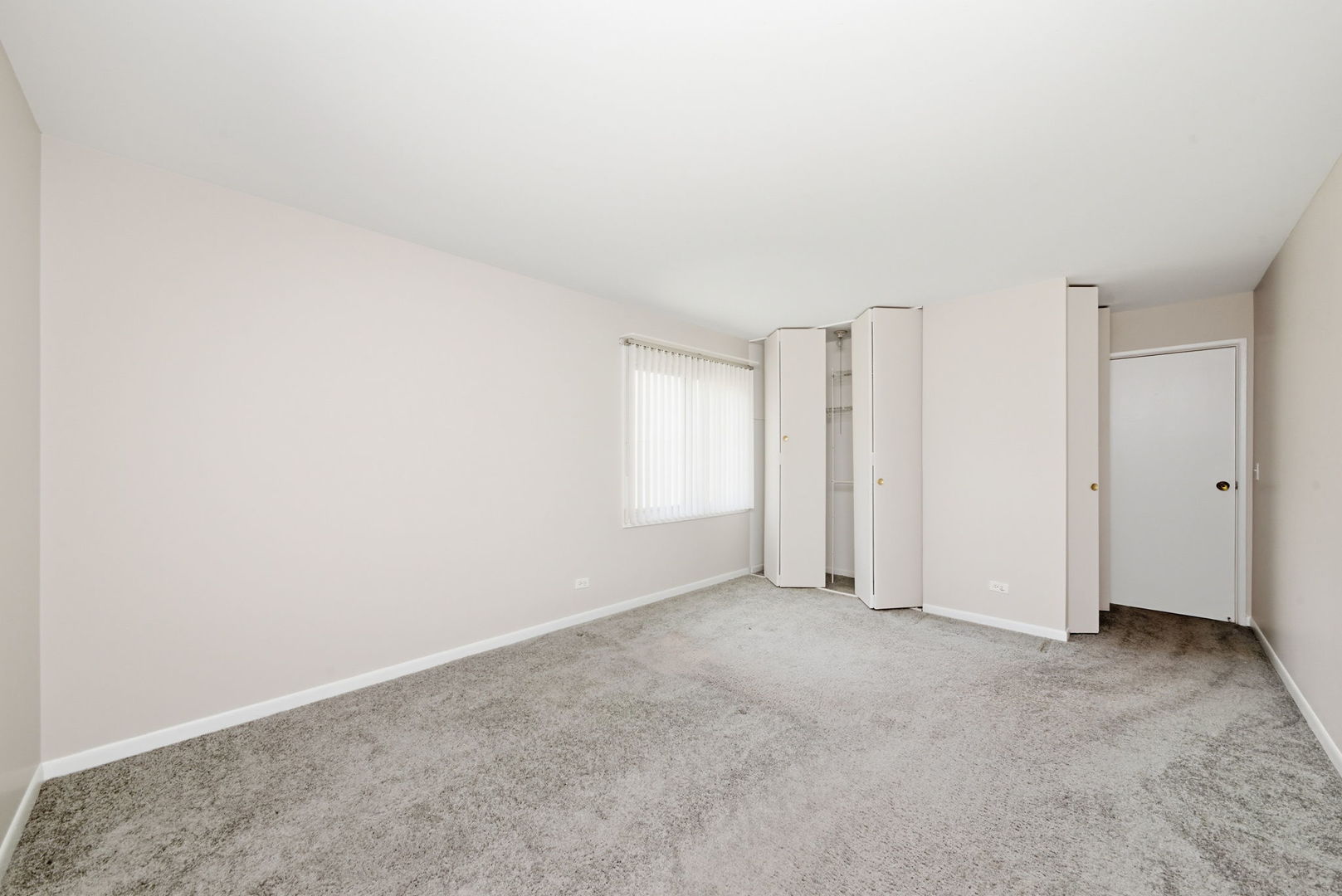 2630 Mitchell Drive #4, Woodridge, IL 60517