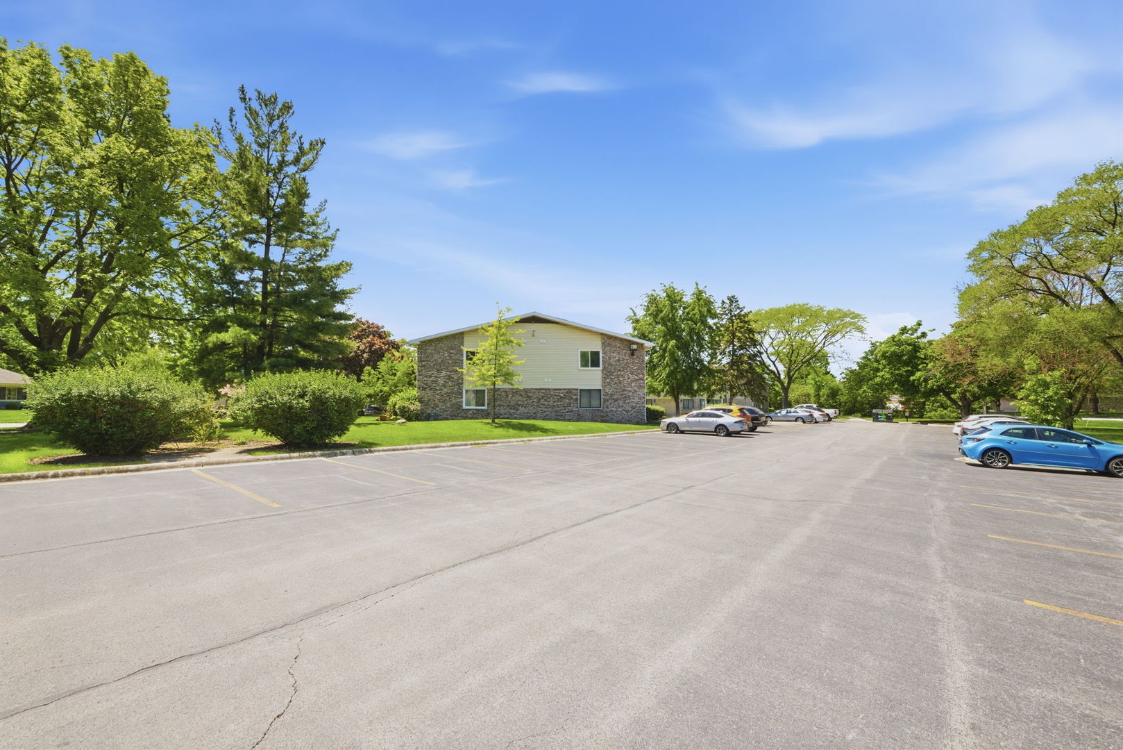2630 Mitchell Drive #4, Woodridge, IL 60517