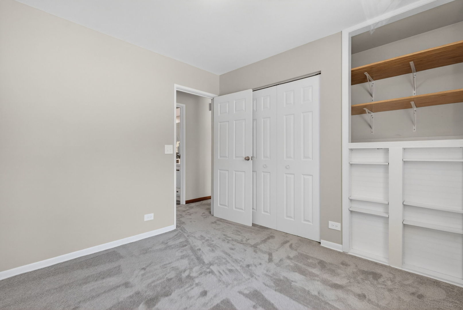 418 Charlestown Drive, Bolingbrook, IL 60440