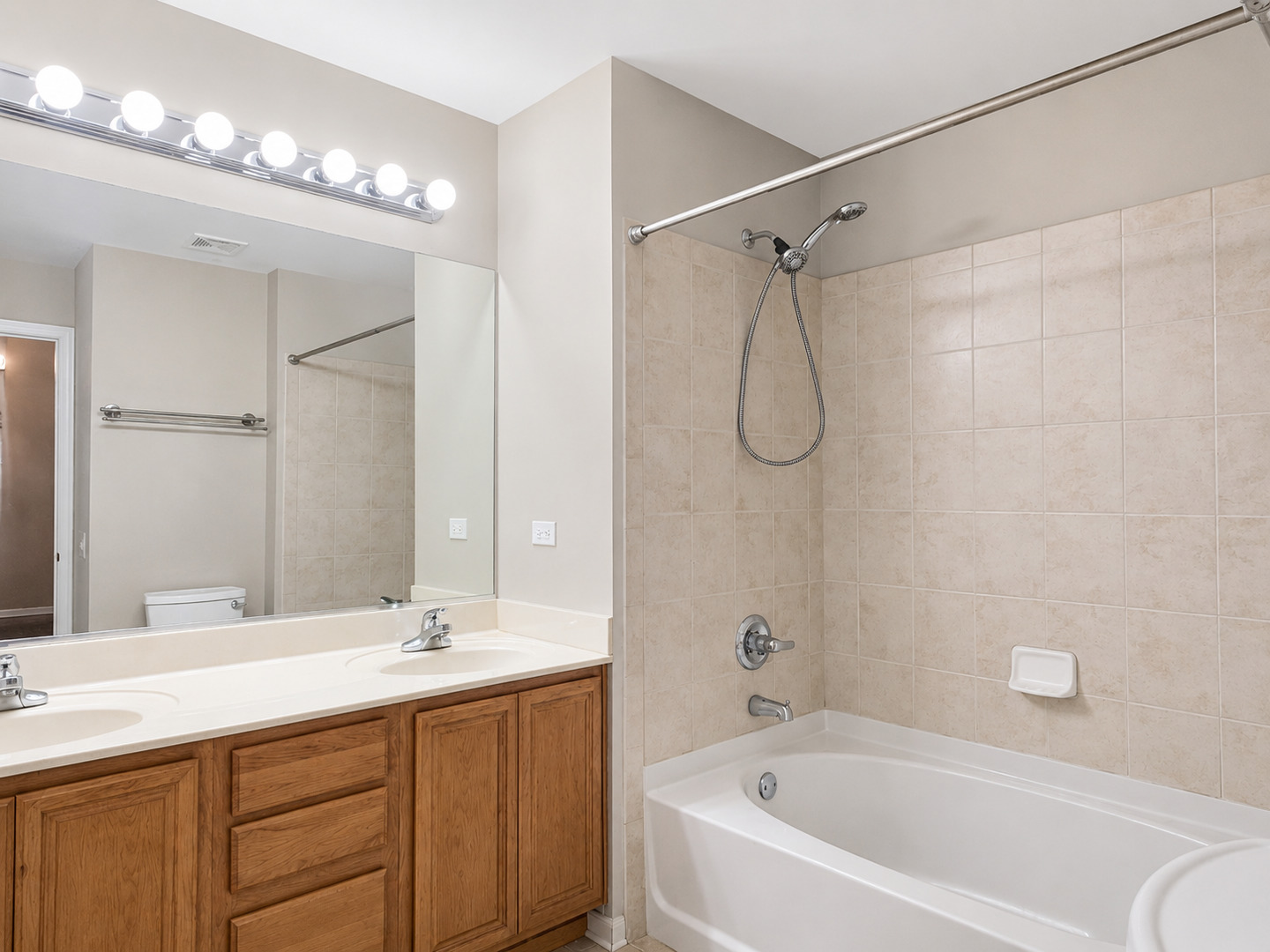 3159 Saganashkee Lane, Naperville, IL 60564