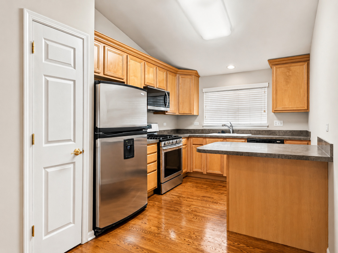 3159 Saganashkee Lane, Naperville, IL 60564