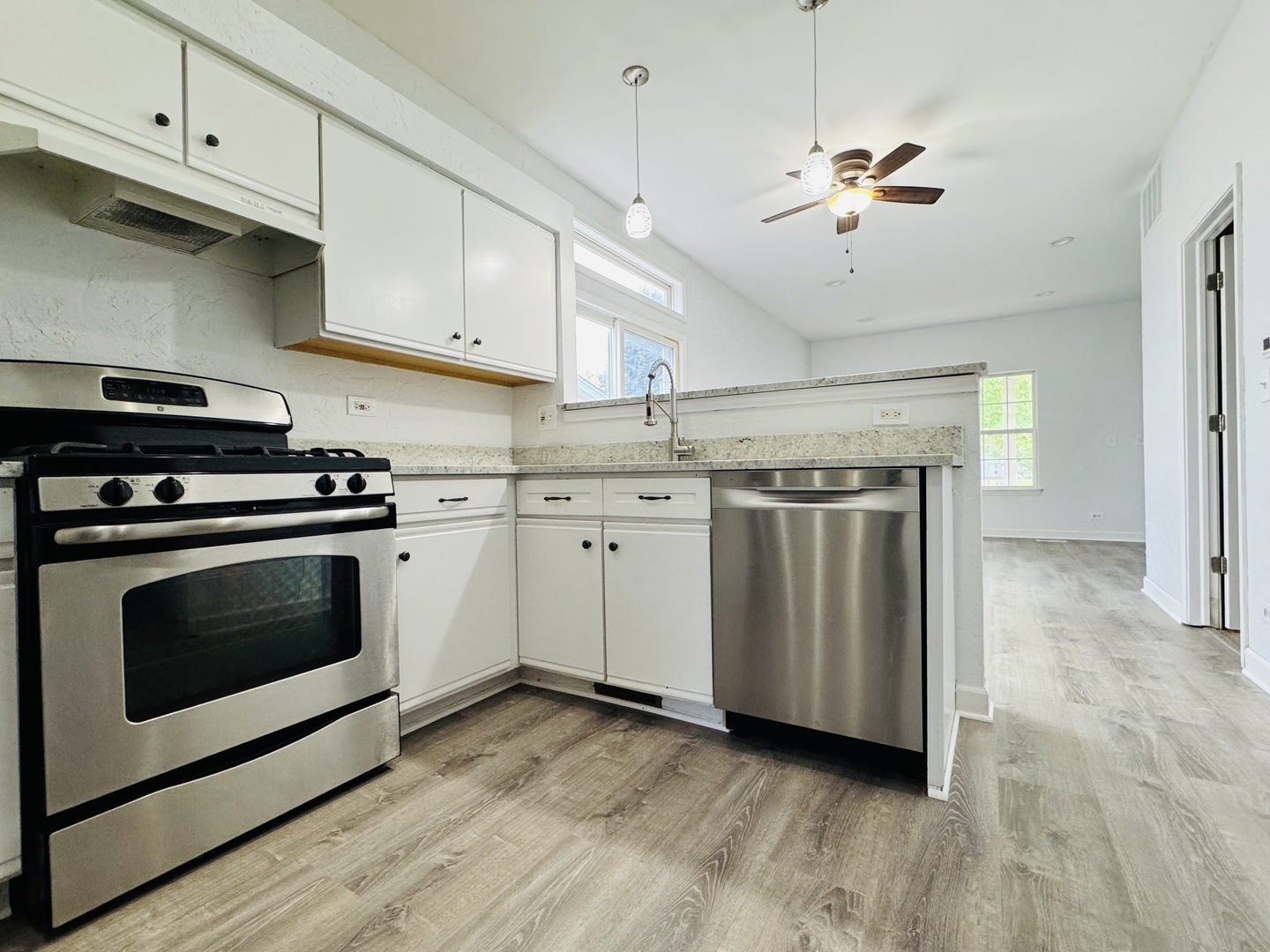 2760 Cedar Glade Drive, Naperville, IL 60564