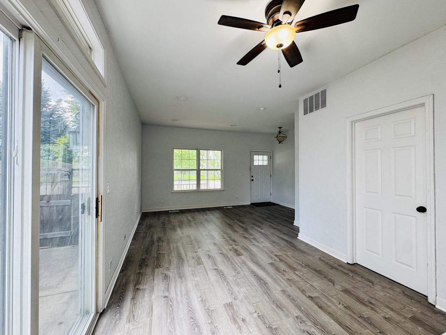 2760 Cedar Glade Drive, Naperville, IL 60564