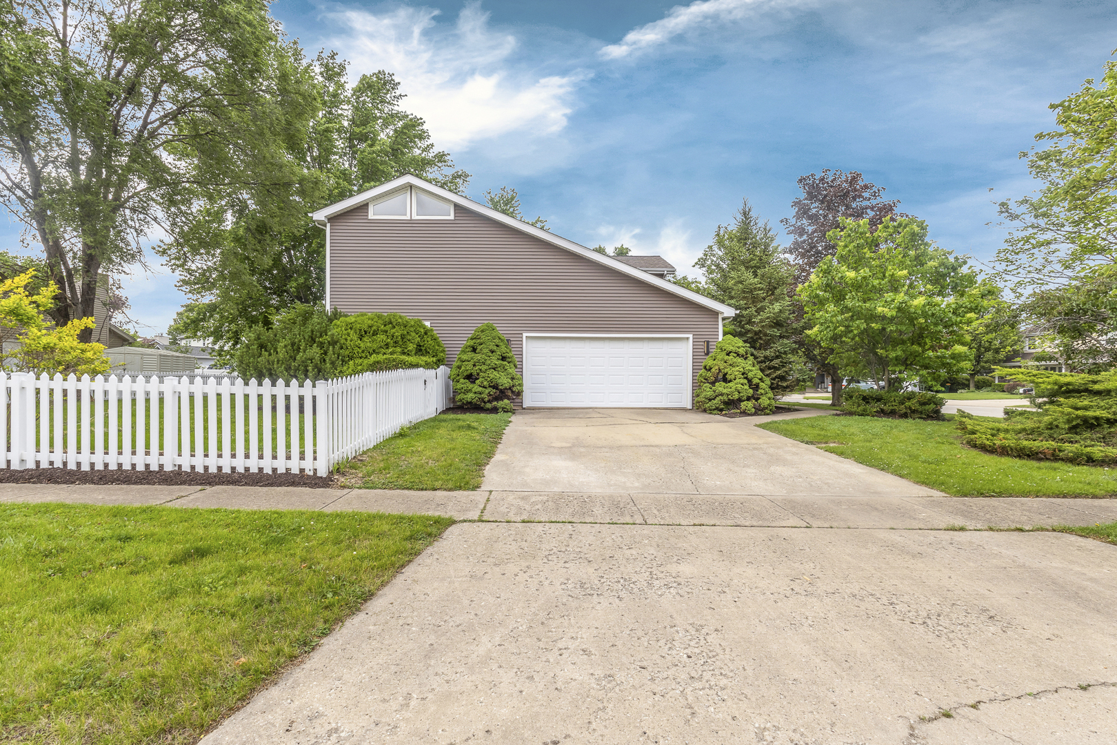 1119 Wheatland Drive, Shorewood, IL 60404