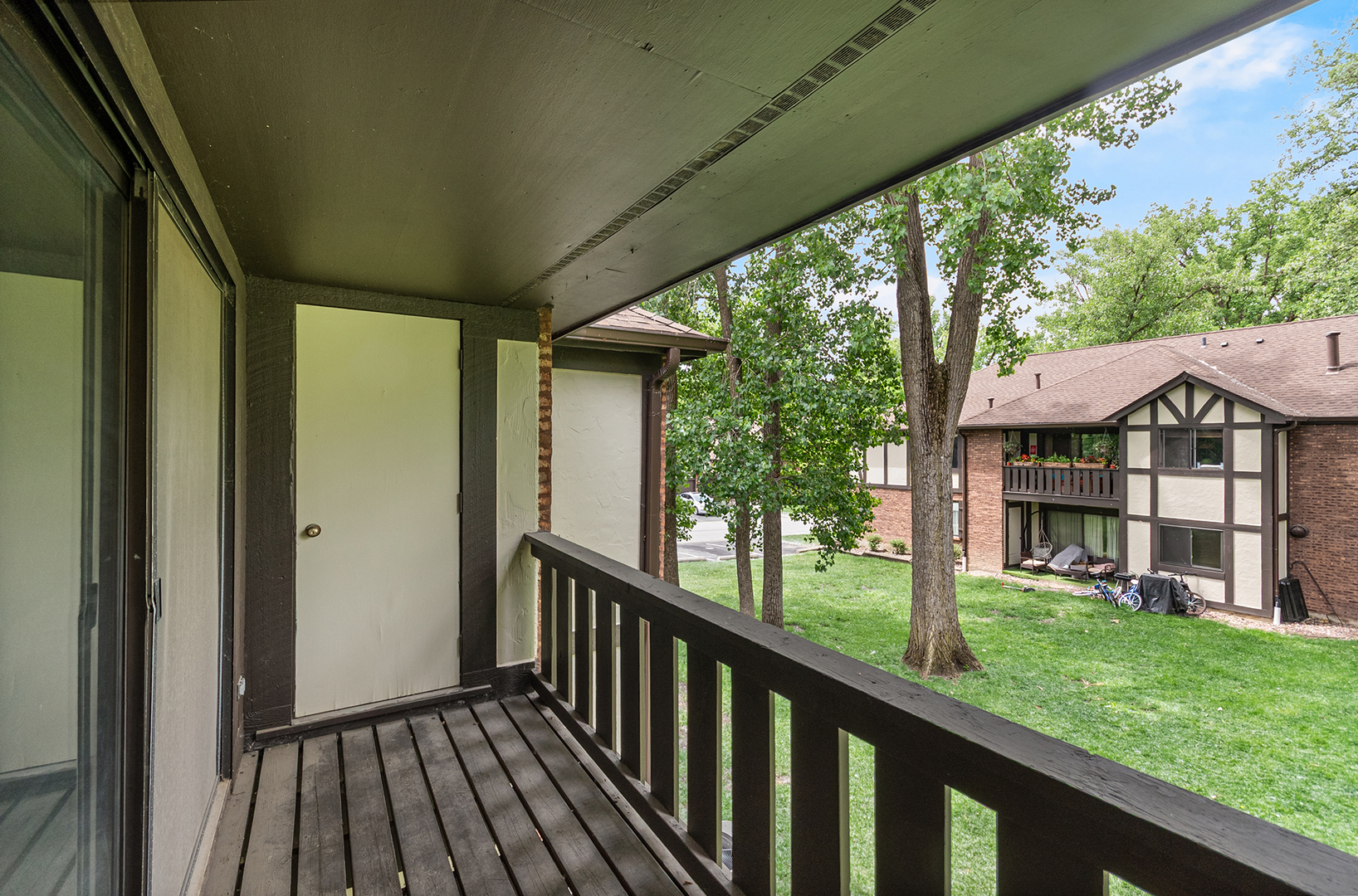 11240 Sycamore Lane #60D, Palos Hills, IL 60465