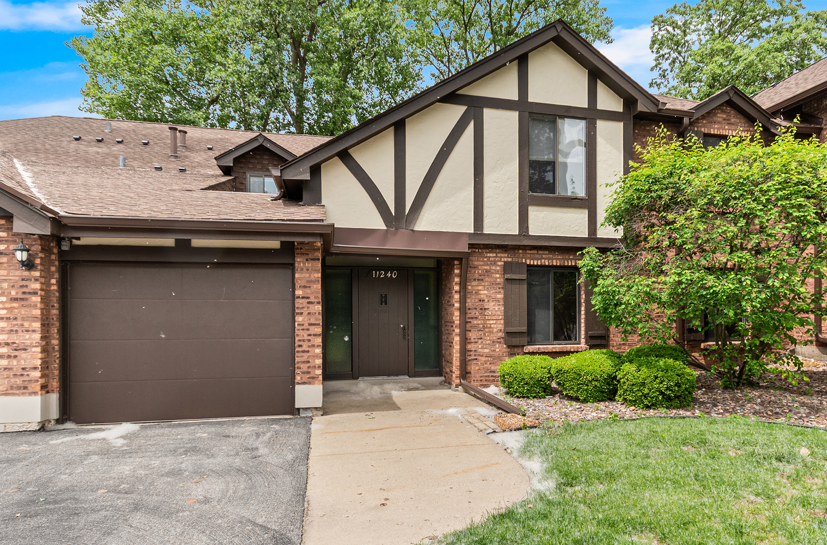 11240 Sycamore Lane #60D, Palos Hills, IL 60465