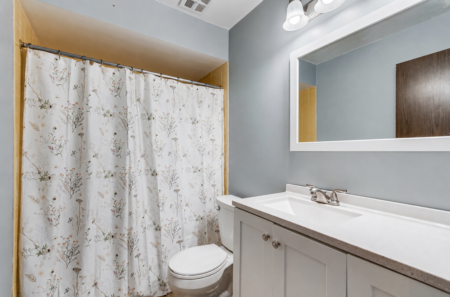 11240 Sycamore Lane #60D, Palos Hills, IL 60465