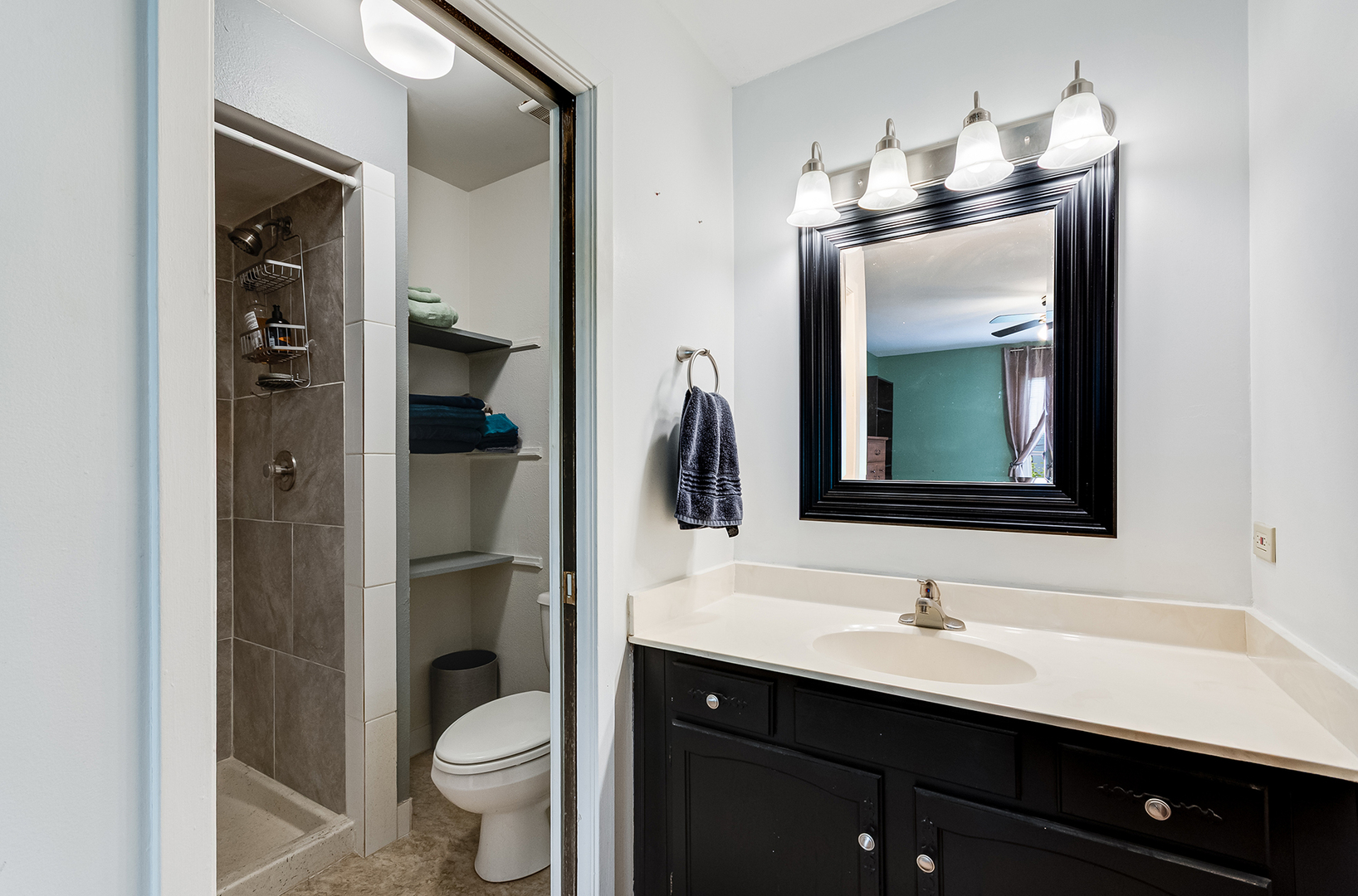 11240 Sycamore Lane #60D, Palos Hills, IL 60465