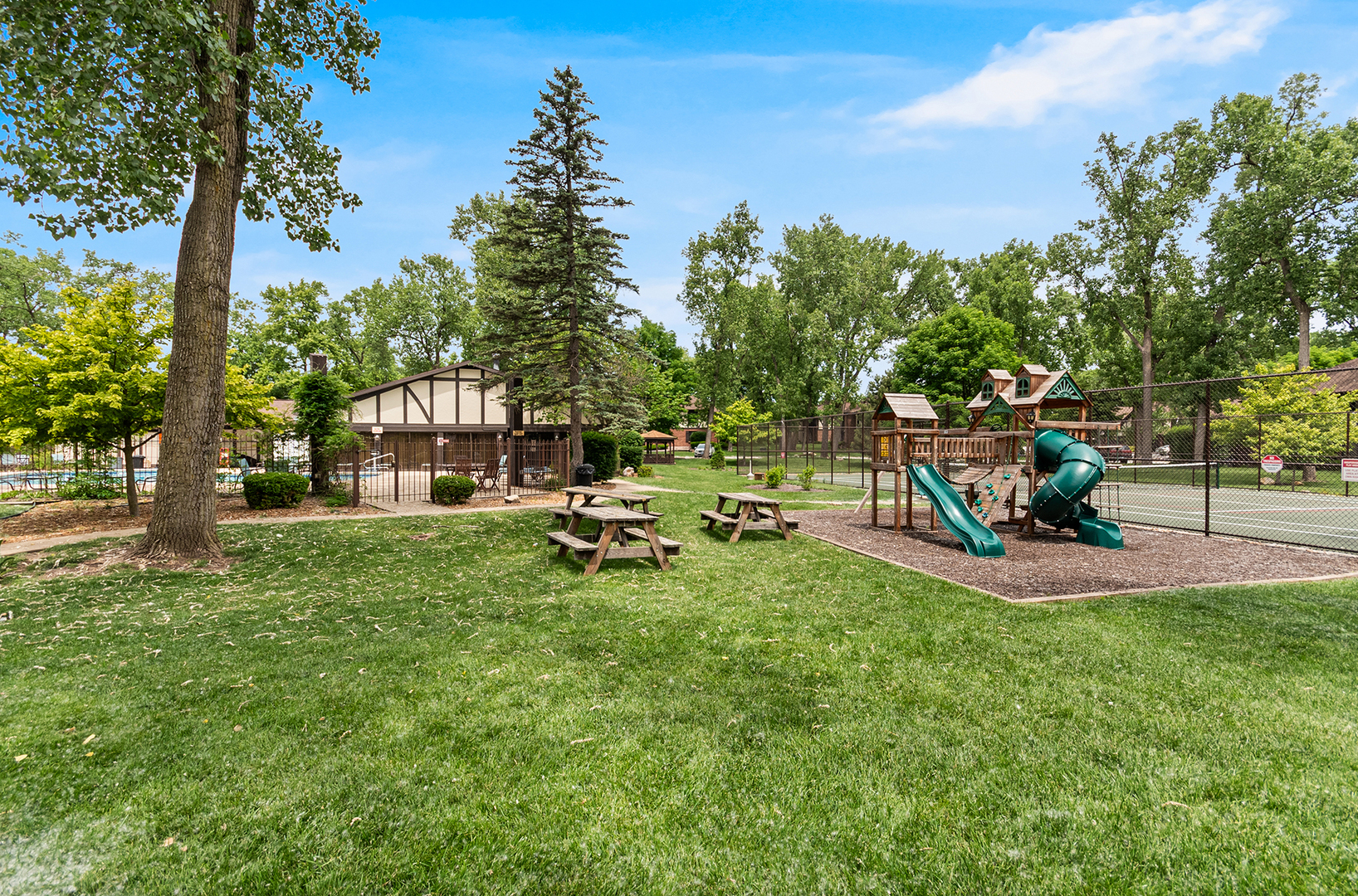 11240 Sycamore Lane #60D, Palos Hills, IL 60465